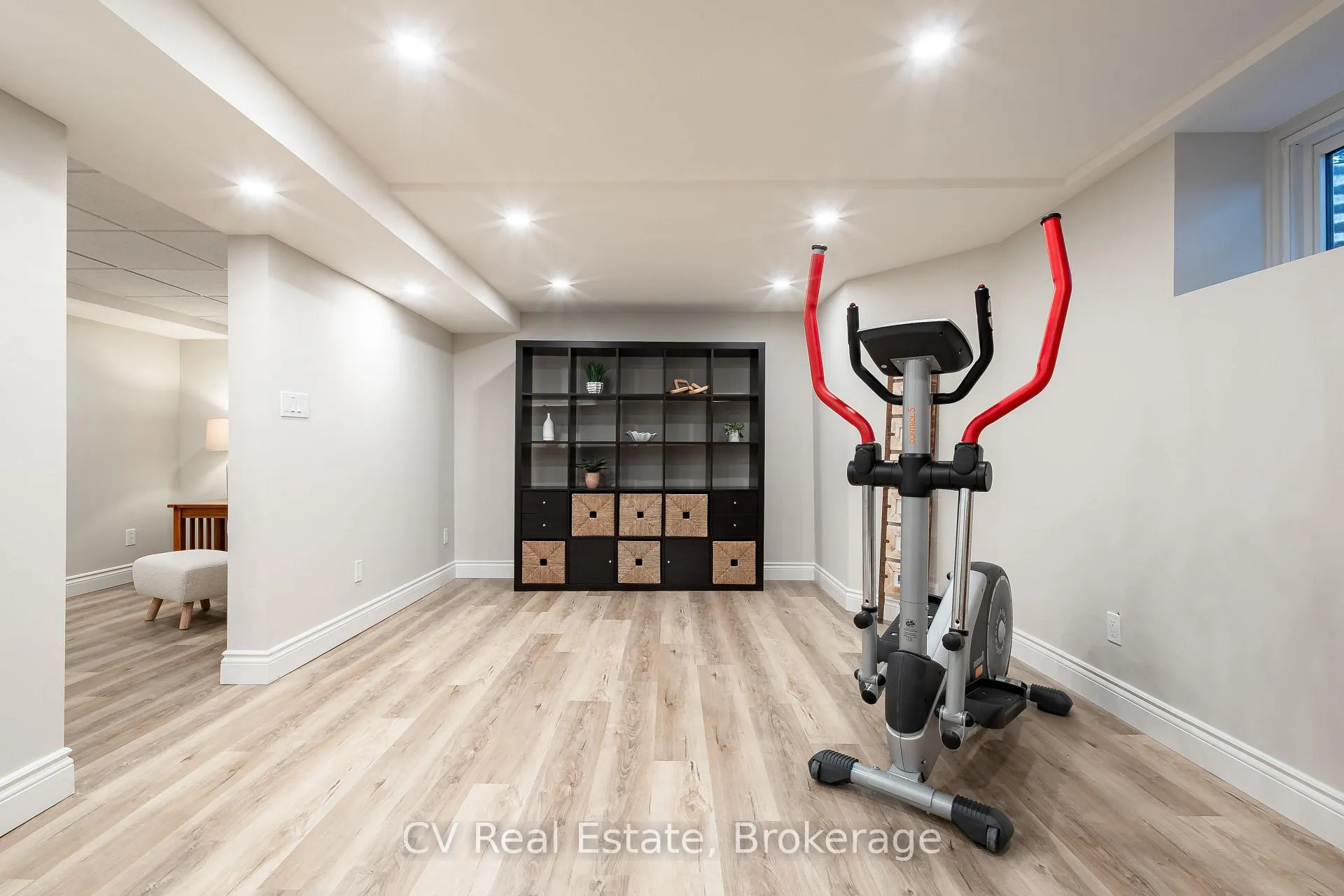 Photo 38 of 1149 Crofton Way, Burlington, Tyandaga — HOMEH