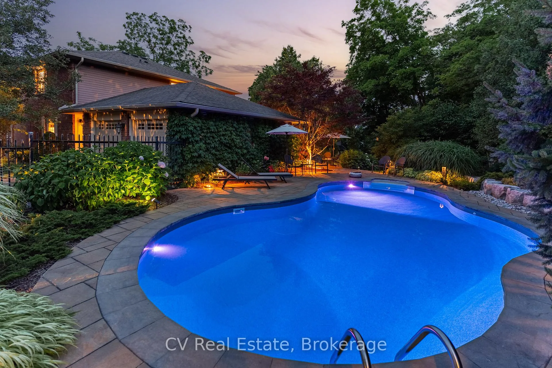 Photo 43 of 1149 Crofton Way, Burlington, Tyandaga — HOMEH