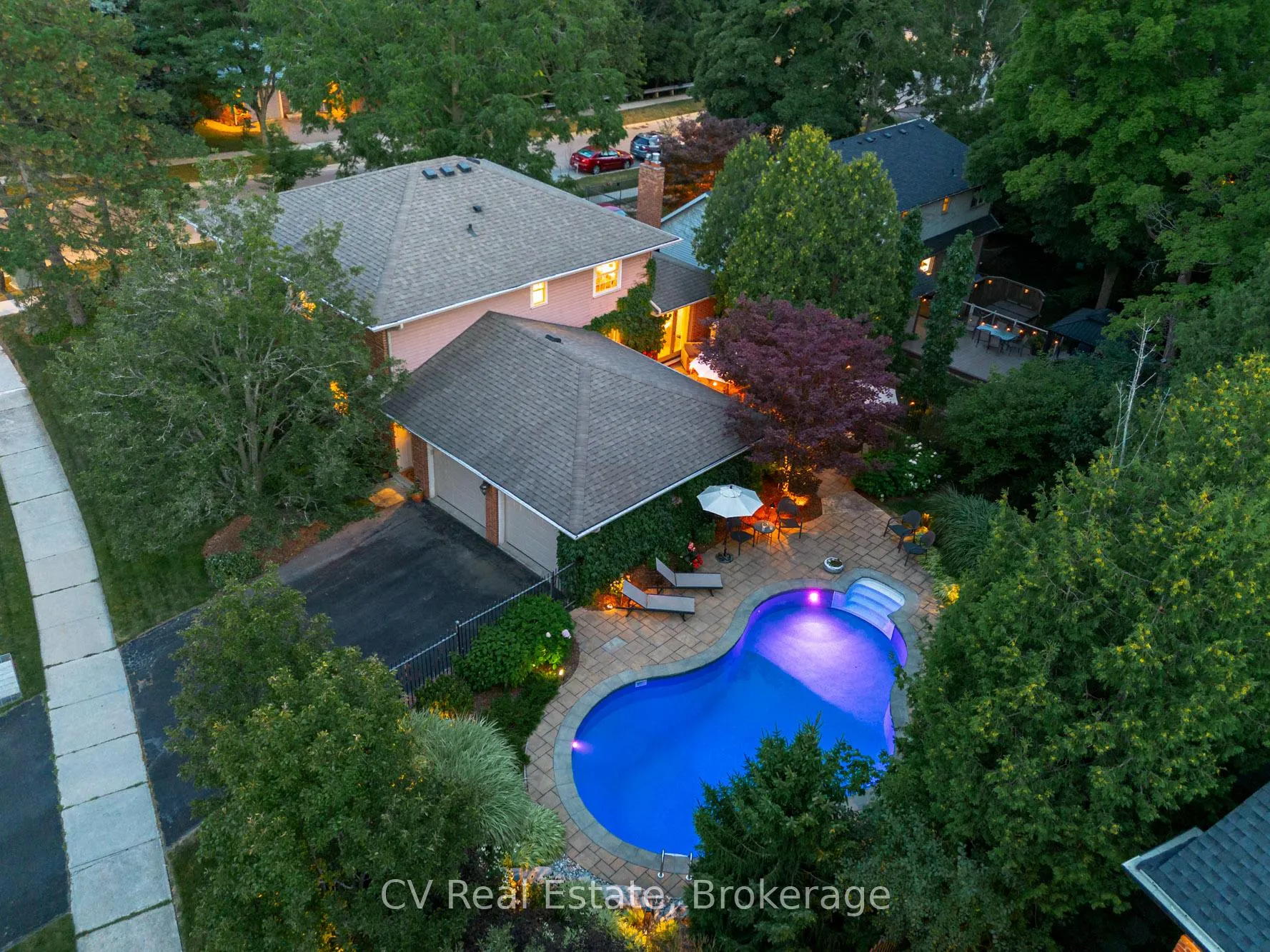 Photo 48 of 1149 Crofton Way, Burlington, Tyandaga — HOMEH