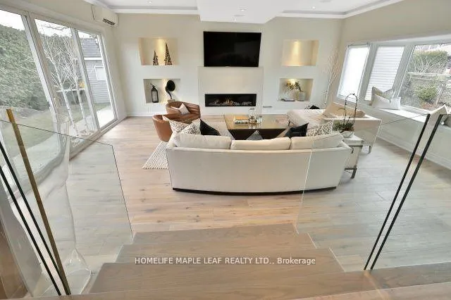 Photo 8 of 1124 Bridge Road, Oakville, West — HOMEH
