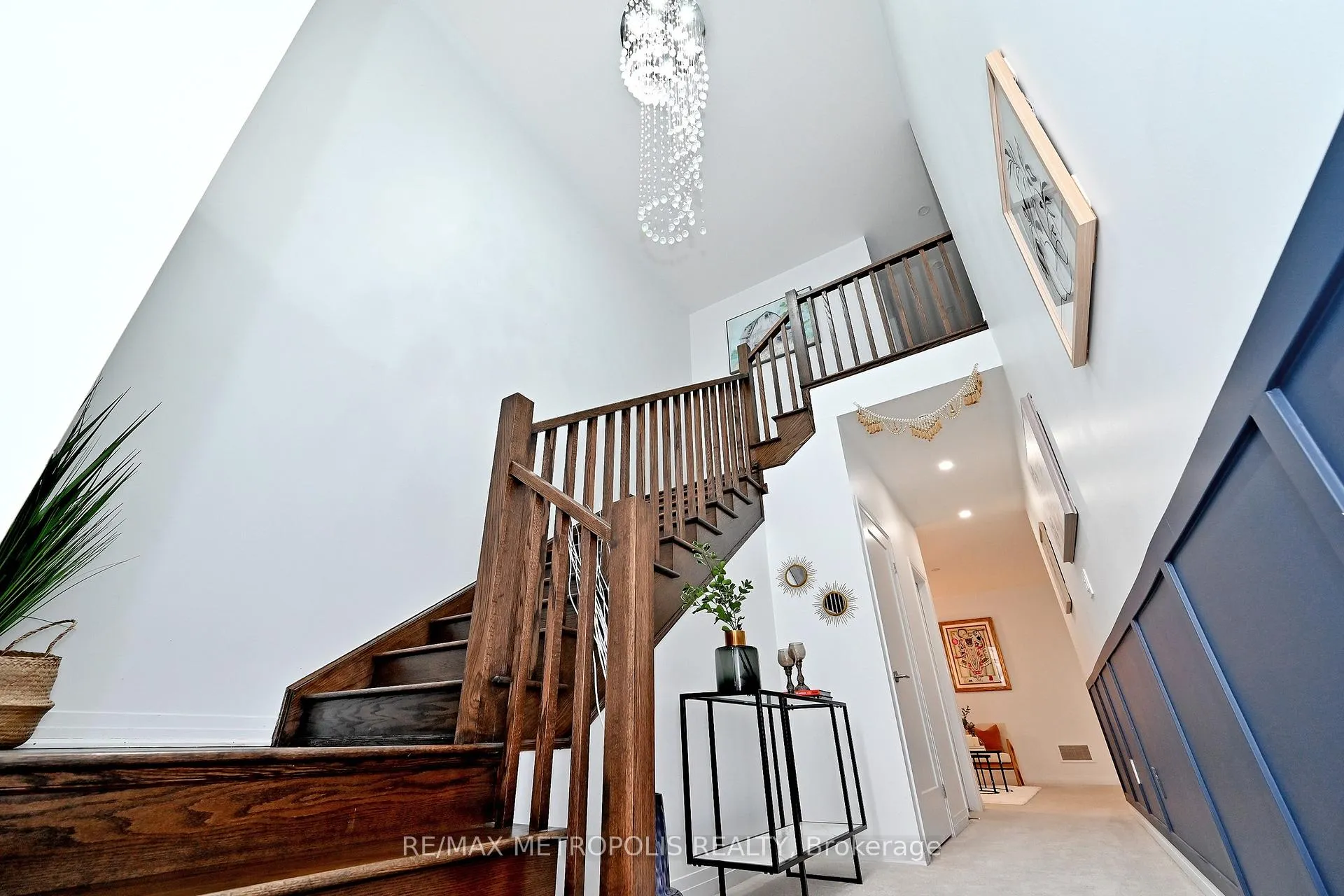 Photo 5 of 14 Jenner Drive, Brant, South Dumfries — HOMEH
