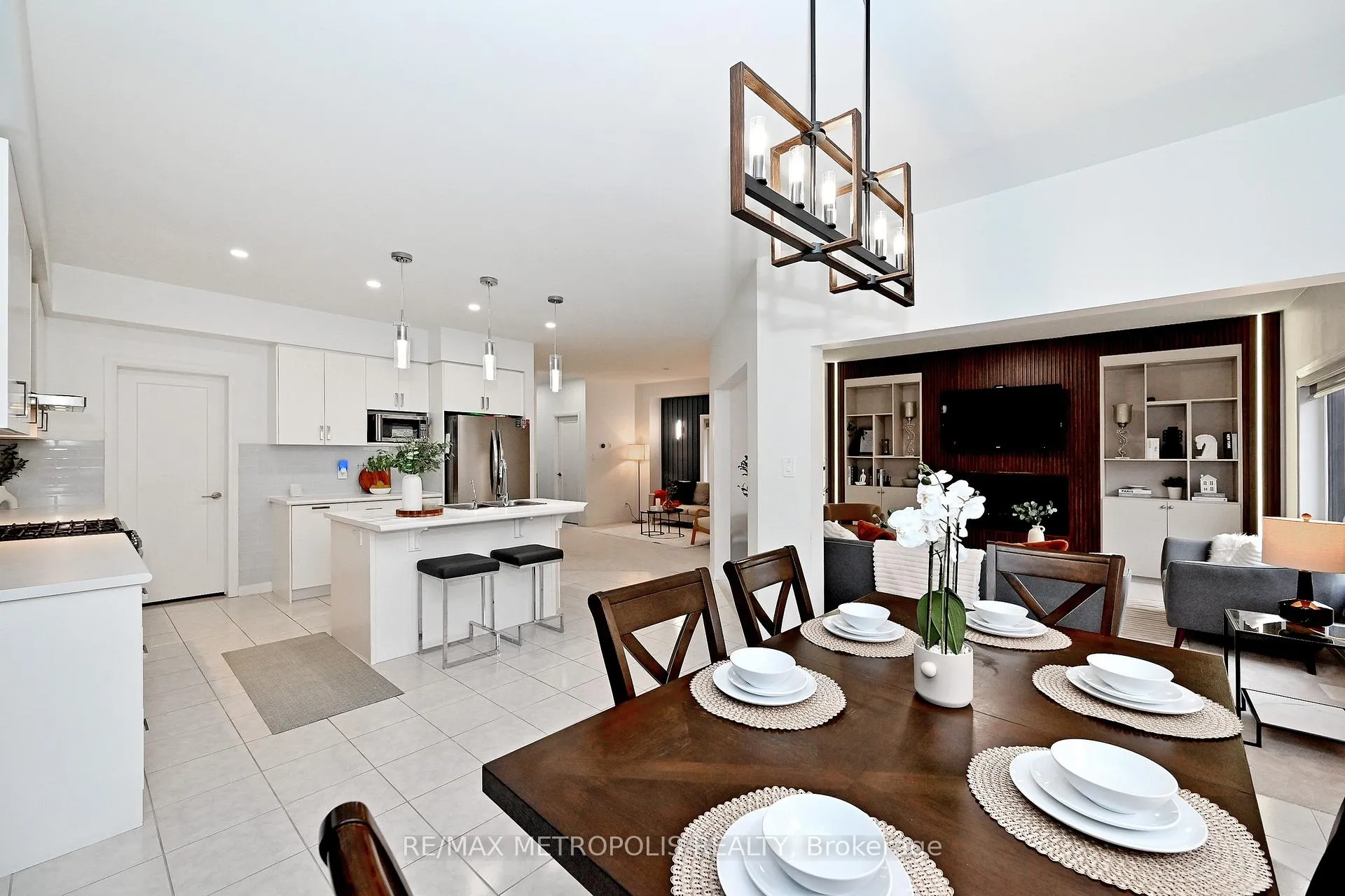 Photo 12 of 14 Jenner Drive, Brant, South Dumfries — HOMEH
