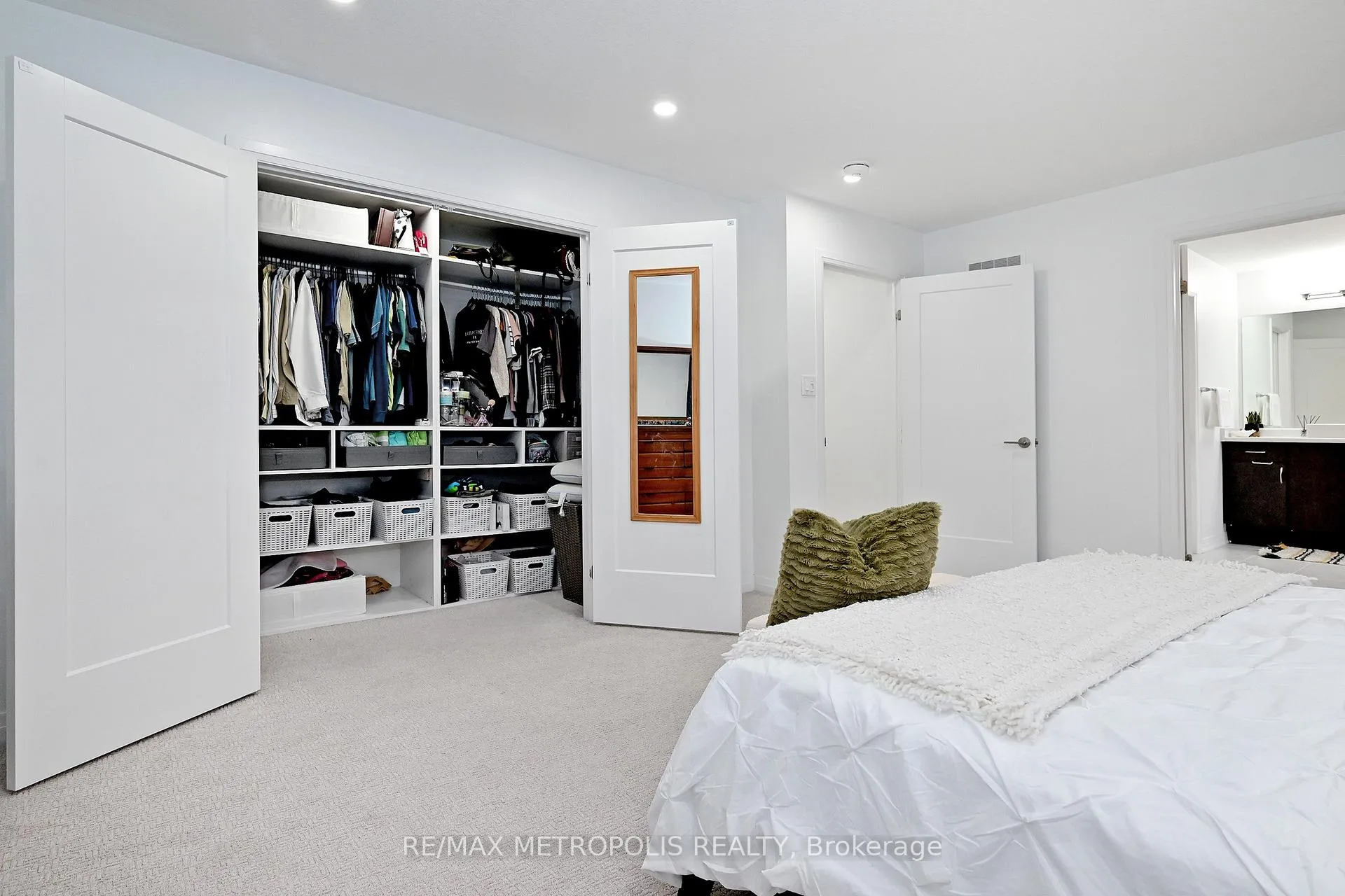 Photo 23 of 14 Jenner Drive, Brant, South Dumfries — HOMEH