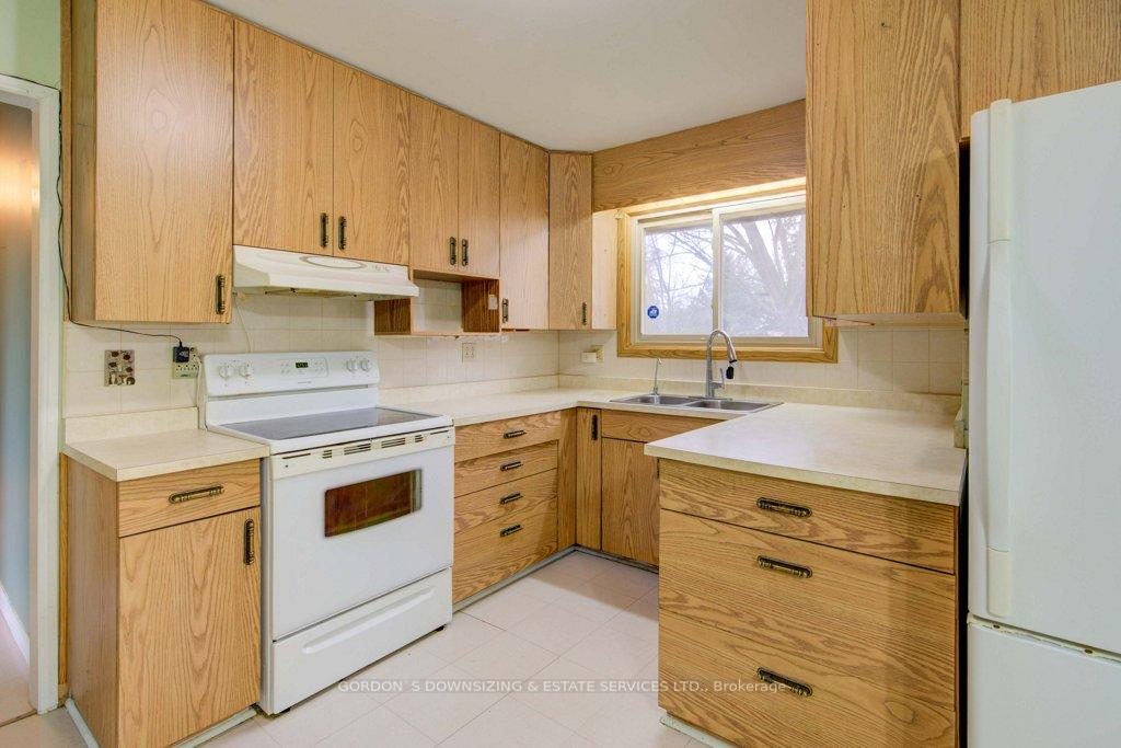 Photo 8 of 40 Gilbert Street, Belleville, Belleville Ward — HOMEH