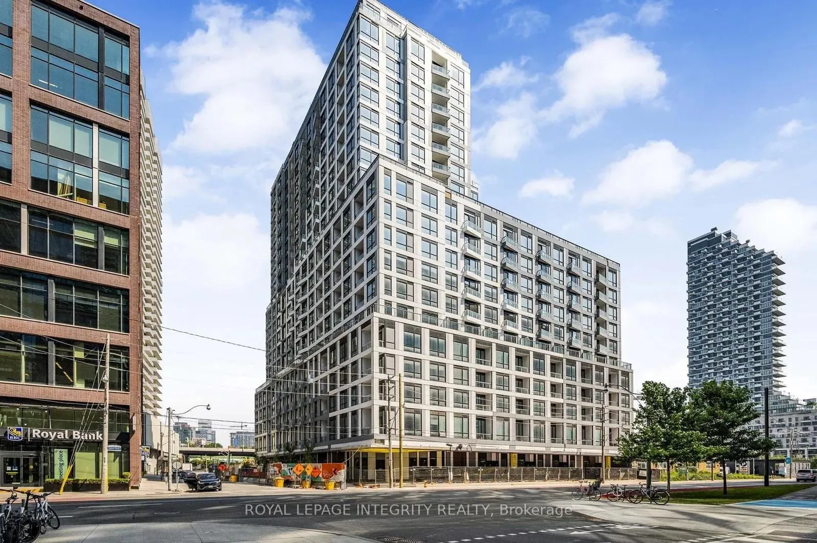 Front of Unit 1305, 15 Richardson Street