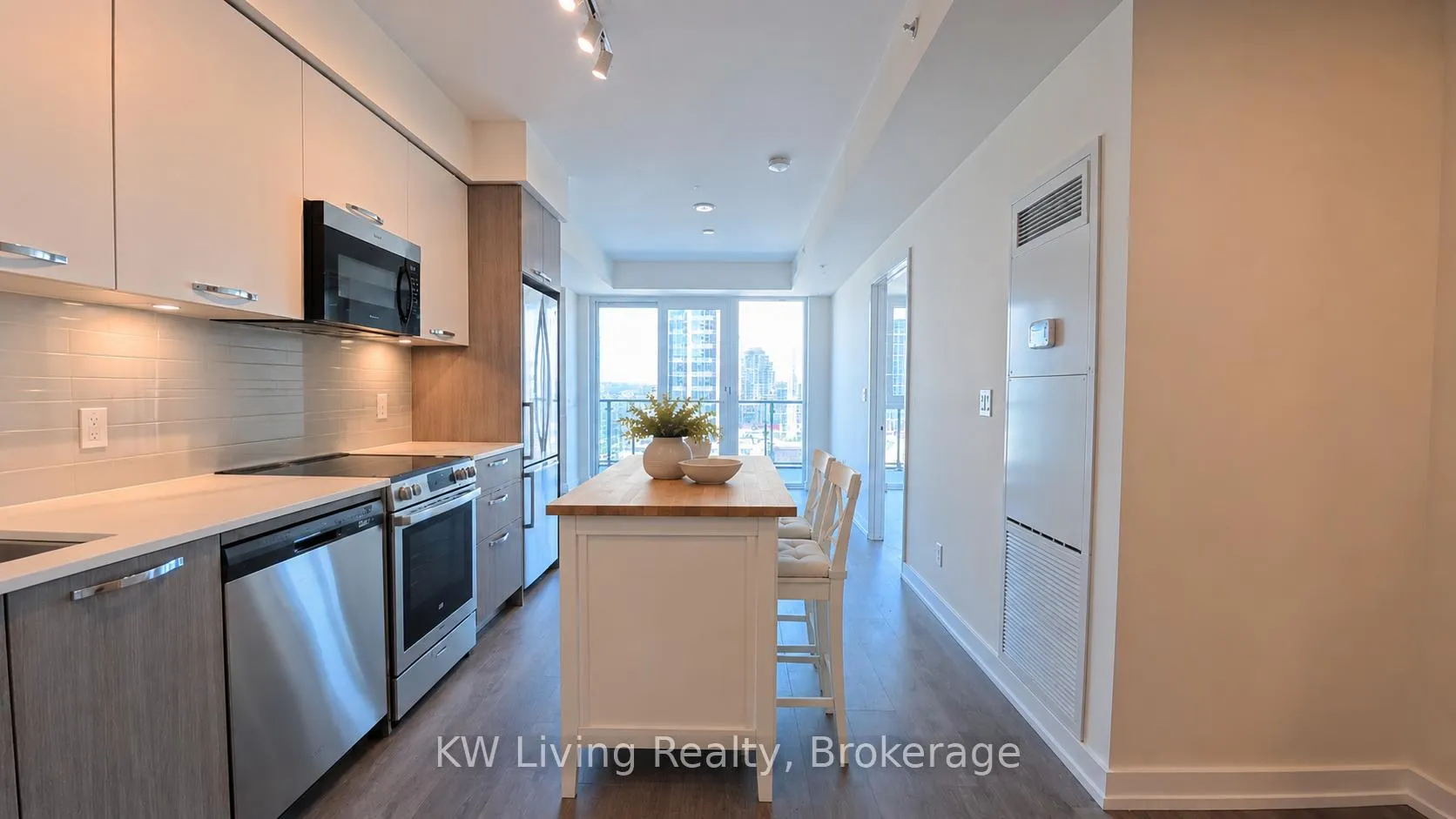 Photo 4 of Unit 904, 75 James Street S, Hamilton, Corktown — HOMEH