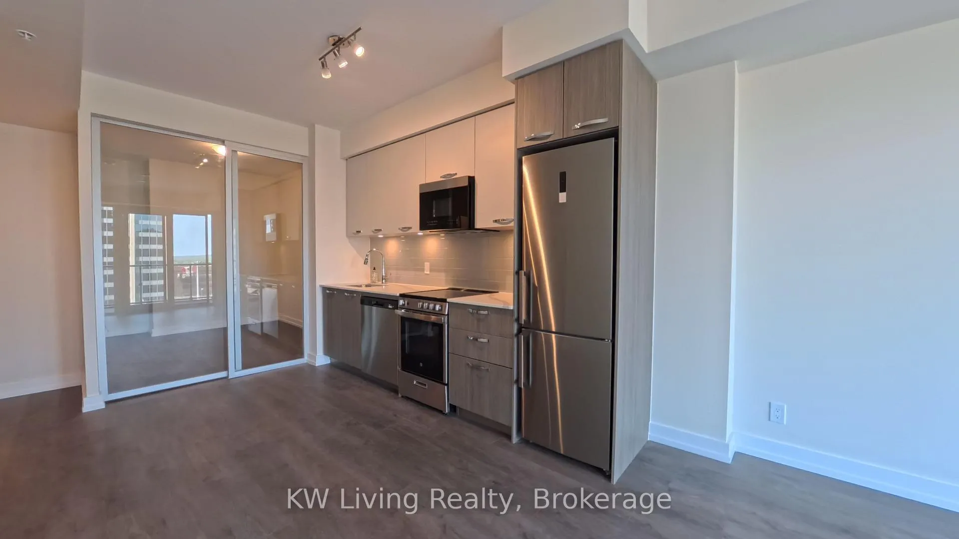 Photo 11 of Unit 904, 75 James Street S, Hamilton, Corktown — HOMEH