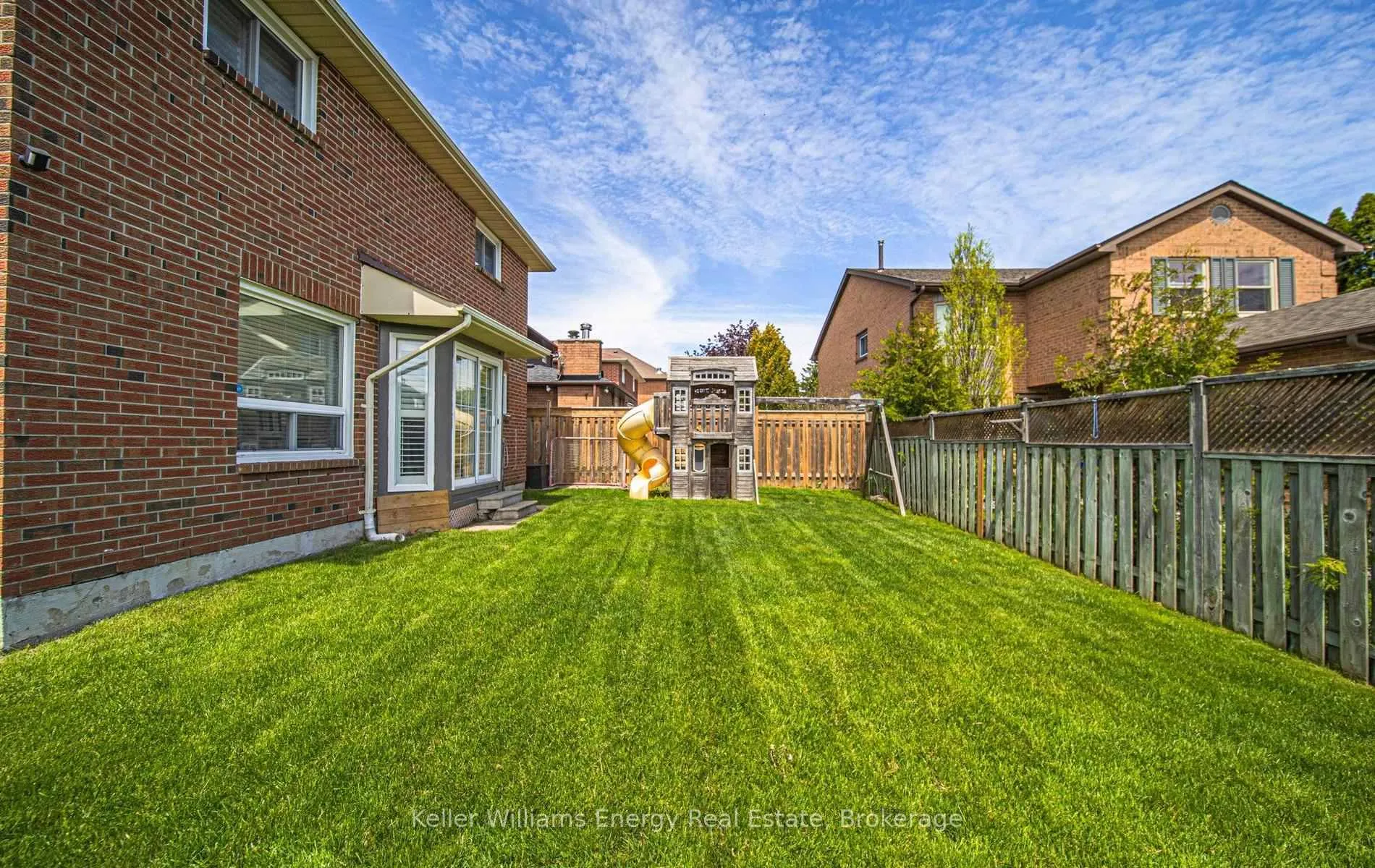 Photo 5 of 632 Chiron Crescent, Pickering, Amberlea — HOMEH