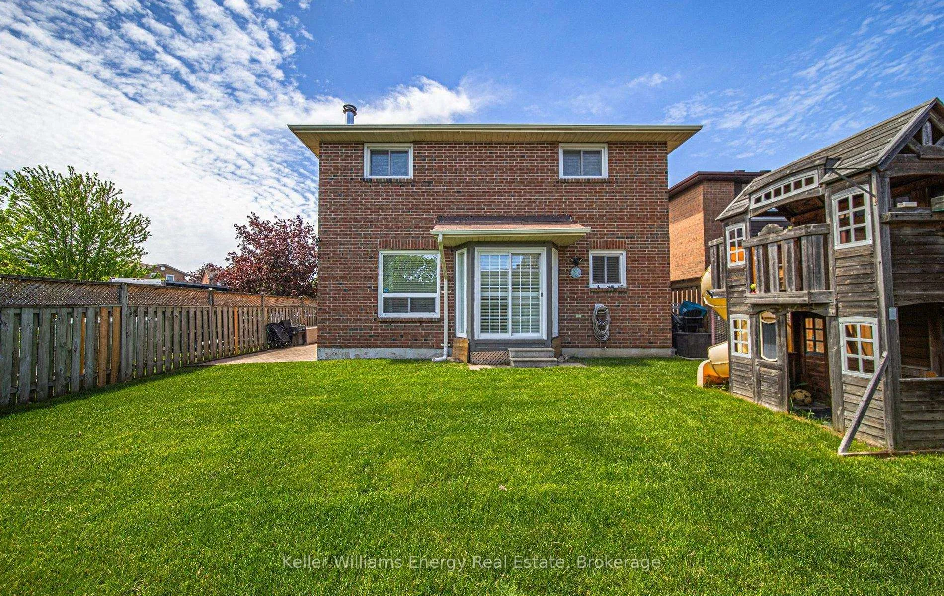 Photo 7 of 632 Chiron Crescent, Pickering, Amberlea — HOMEH