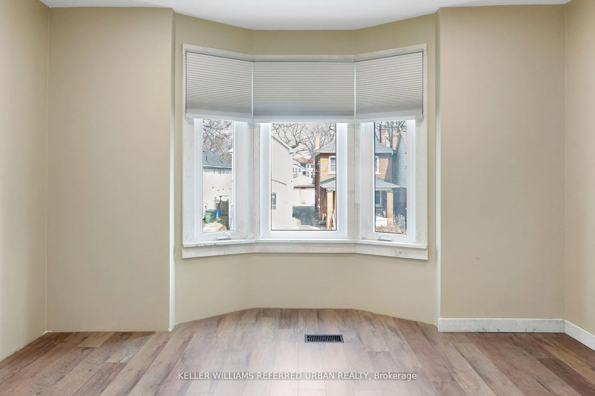 Photo 16 of 8 Woodlee Road, Toronto, East End-Danforth — HOMEH