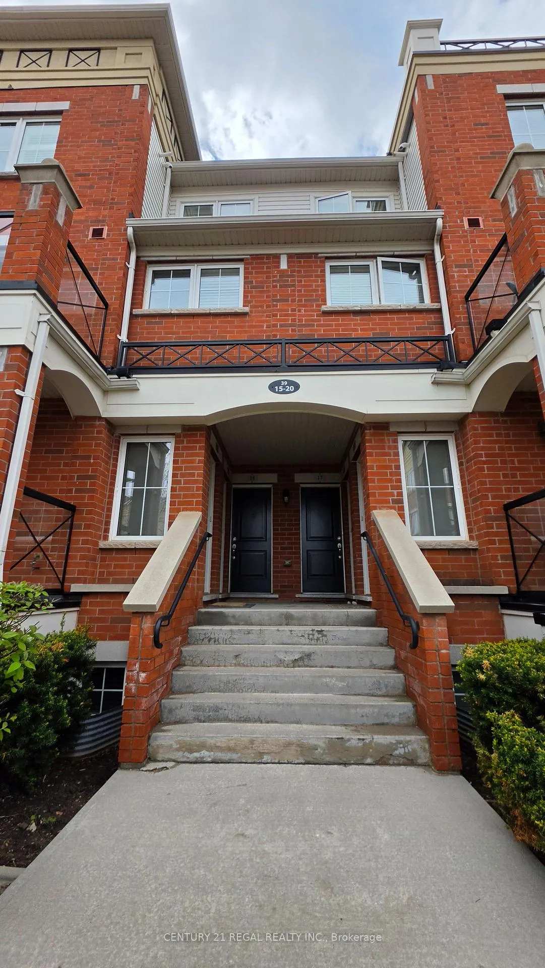 Photo 3 of Unit 19, 39 Hays Boulevard, Oakville, River Oaks — HOMEH