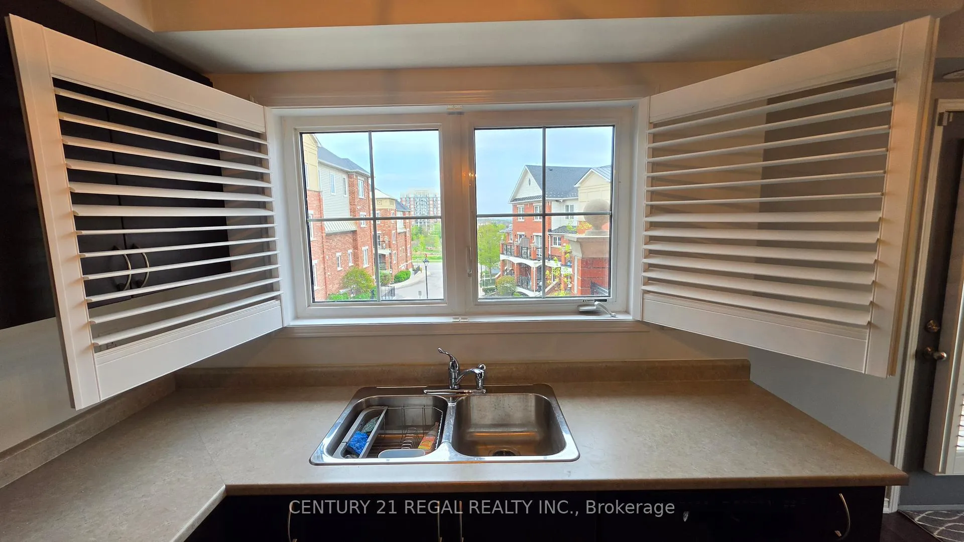 Photo 12 of Unit 19, 39 Hays Boulevard, Oakville, River Oaks — HOMEH