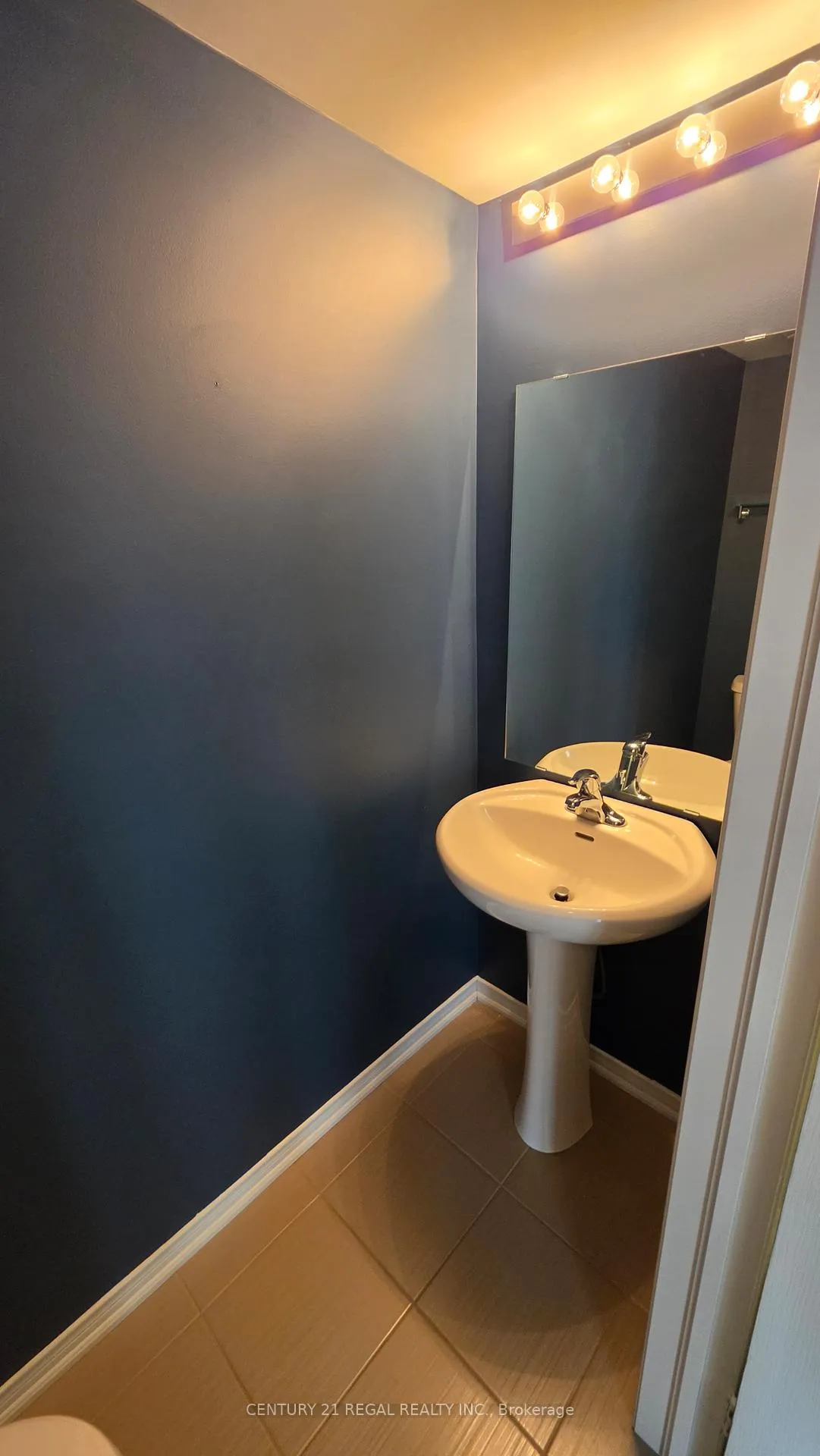 Photo 13 of Unit 19, 39 Hays Boulevard, Oakville, River Oaks — HOMEH