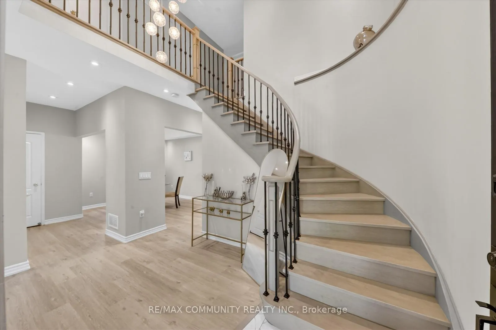 Photo 8 of 154 Thicket Crescent, Pickering, Highbush — HOMEH