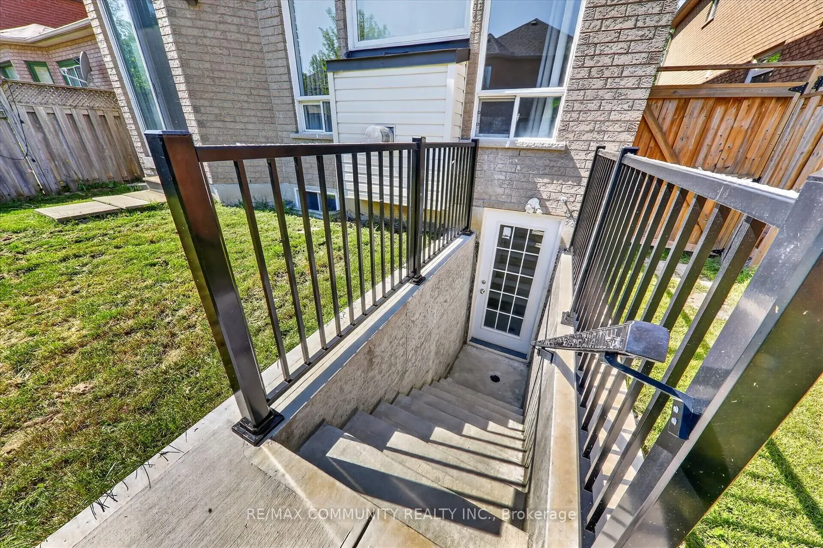 Photo 36 of 154 Thicket Crescent, Pickering, Highbush — HOMEH