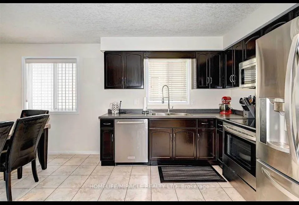 Photo 5 of 130 Upper Mercer Street, Kitchener, Grand River South — HOMEH