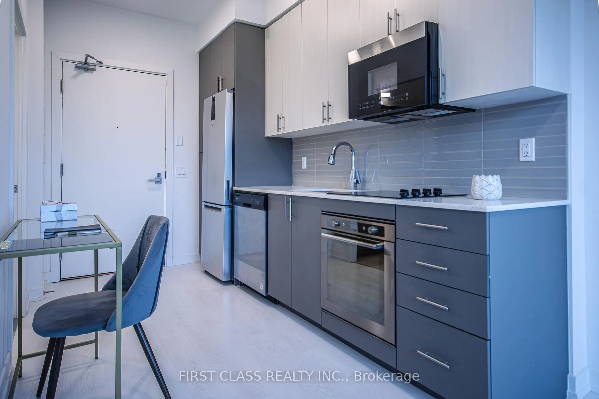 Photo 5 of Unit 701, 415 Main Street W, Hamilton, Kirkendall — HOMEH