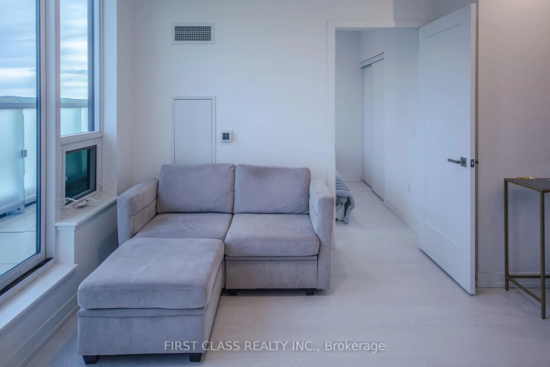 Photo 10 of Unit 701, 415 Main Street W, Hamilton, Kirkendall — HOMEH