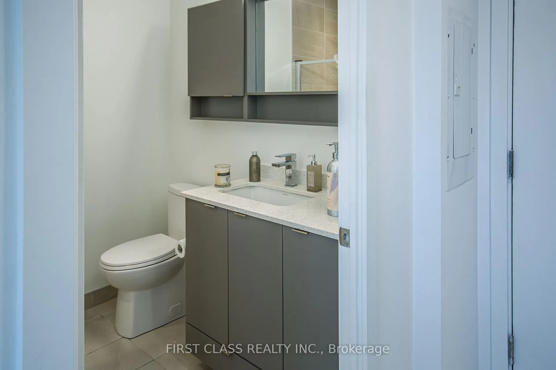 Photo 14 of Unit 701, 415 Main Street W, Hamilton, Kirkendall — HOMEH