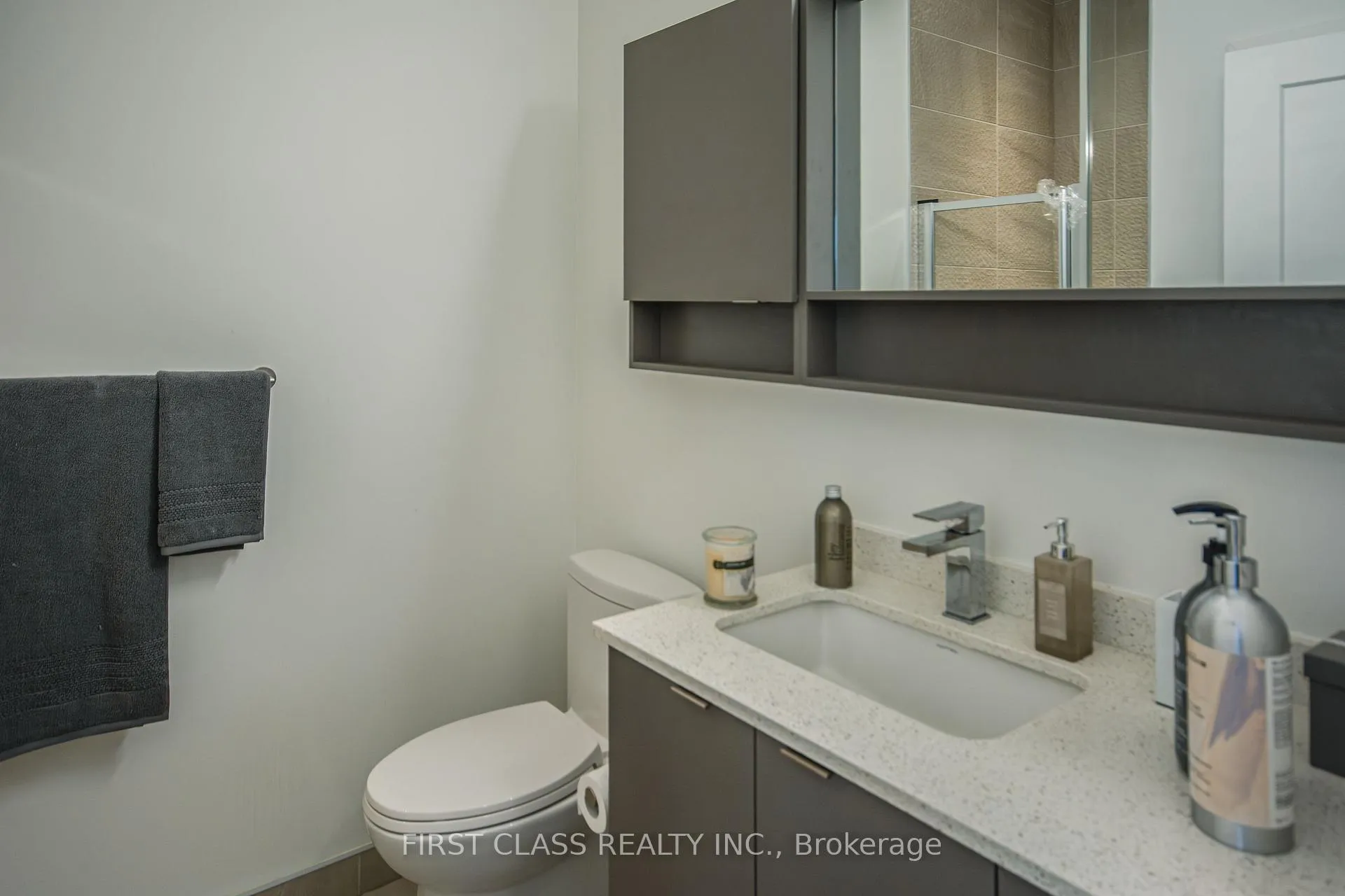 Photo 15 of Unit 701, 415 Main Street W, Hamilton, Kirkendall — HOMEH