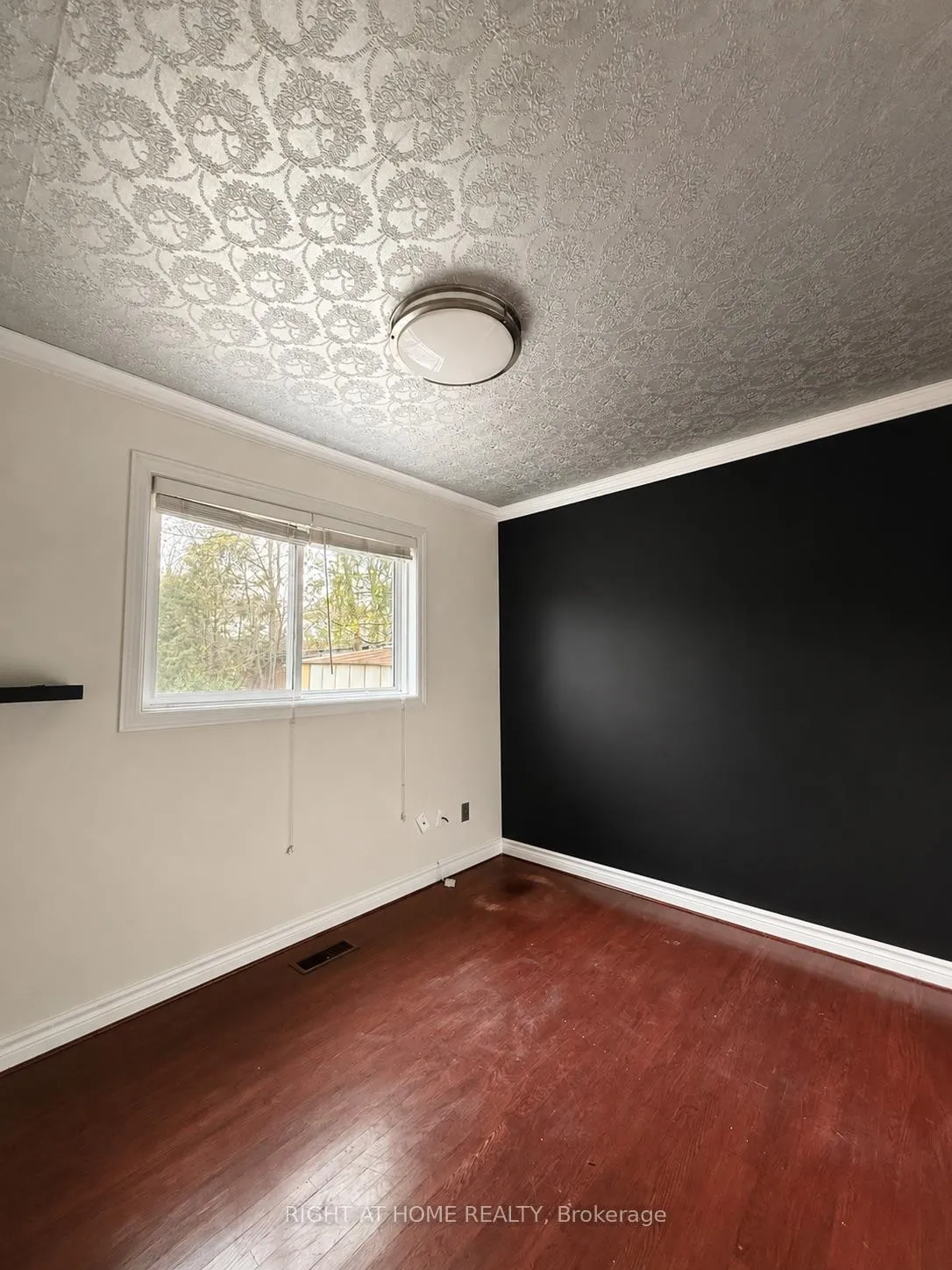 Photo 4 of 22 Charlbrook Avenue, Barrie, Cundles East — HOMEH