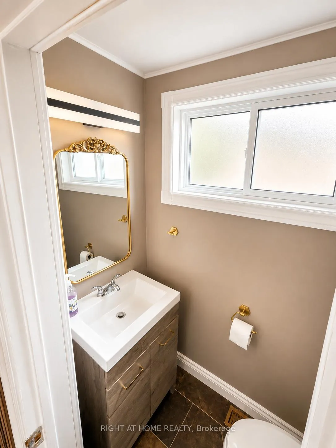 Photo 7 of 22 Charlbrook Avenue, Barrie, Cundles East — HOMEH