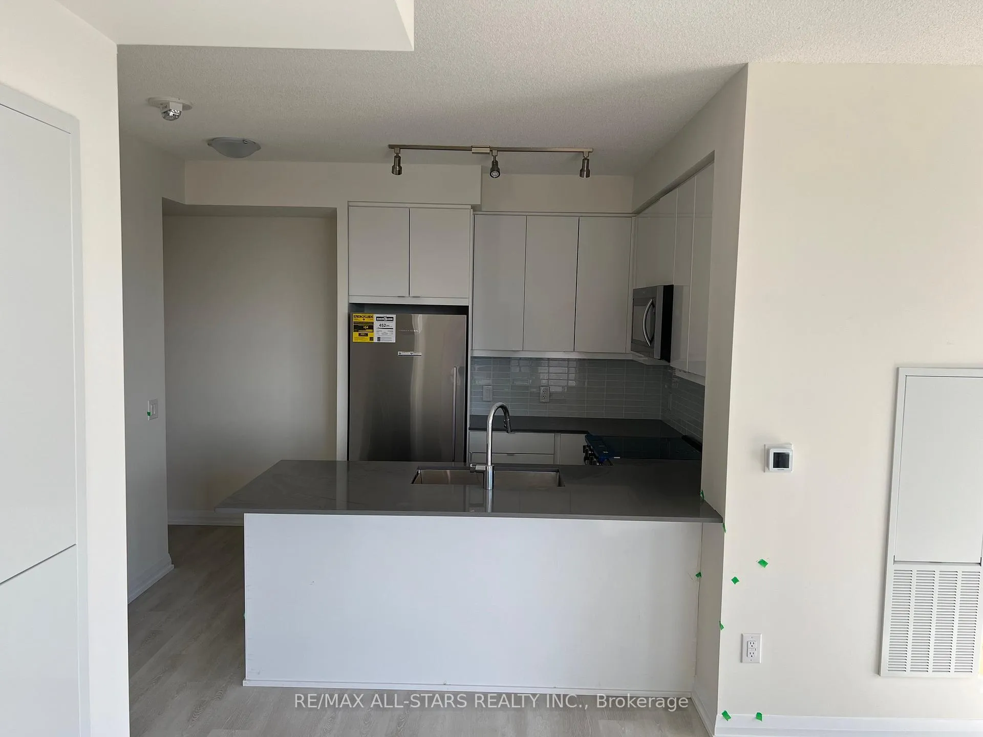 Photo 2 of Unit 1124, 3270 Sheppard Avenue E, Scarborough, Tam O'Shanter-Sullivan — HOMEH
