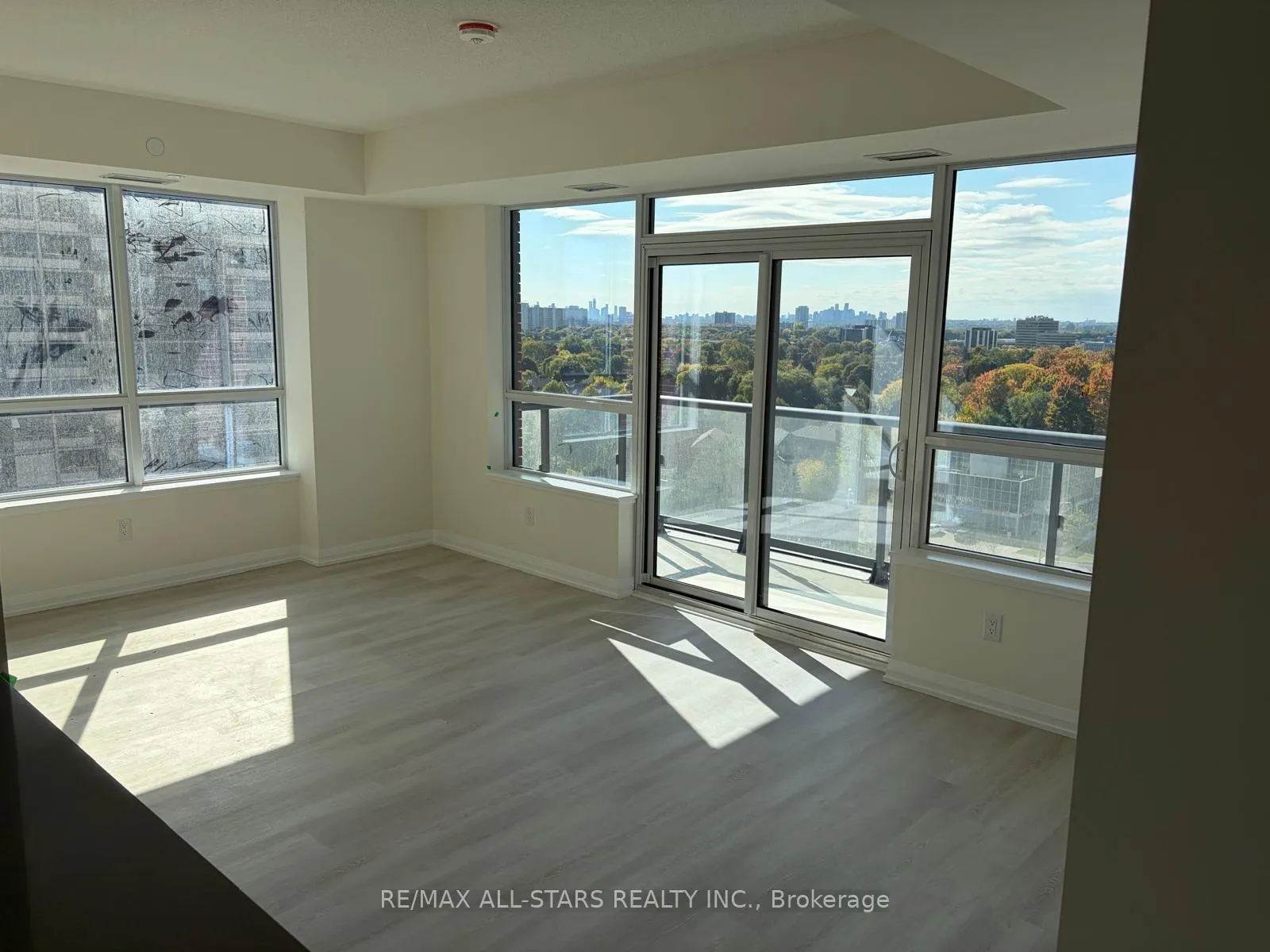 Photo 4 of Unit 1124, 3270 Sheppard Avenue E, Scarborough, Tam O'Shanter-Sullivan — HOMEH
