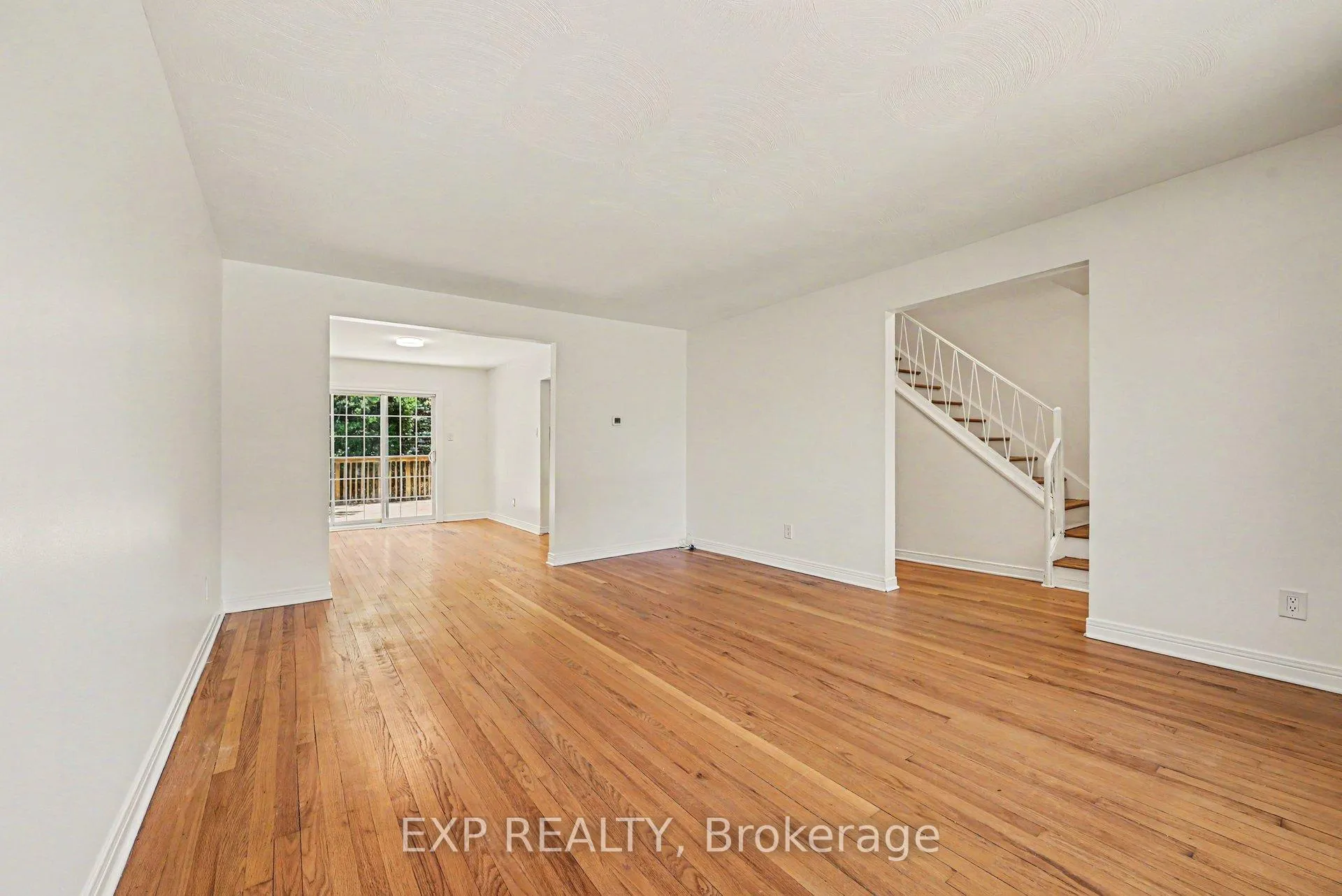 Photo 6 of 1214 Clyde Avenue, Ottawa, Copeland Park — HOMEH