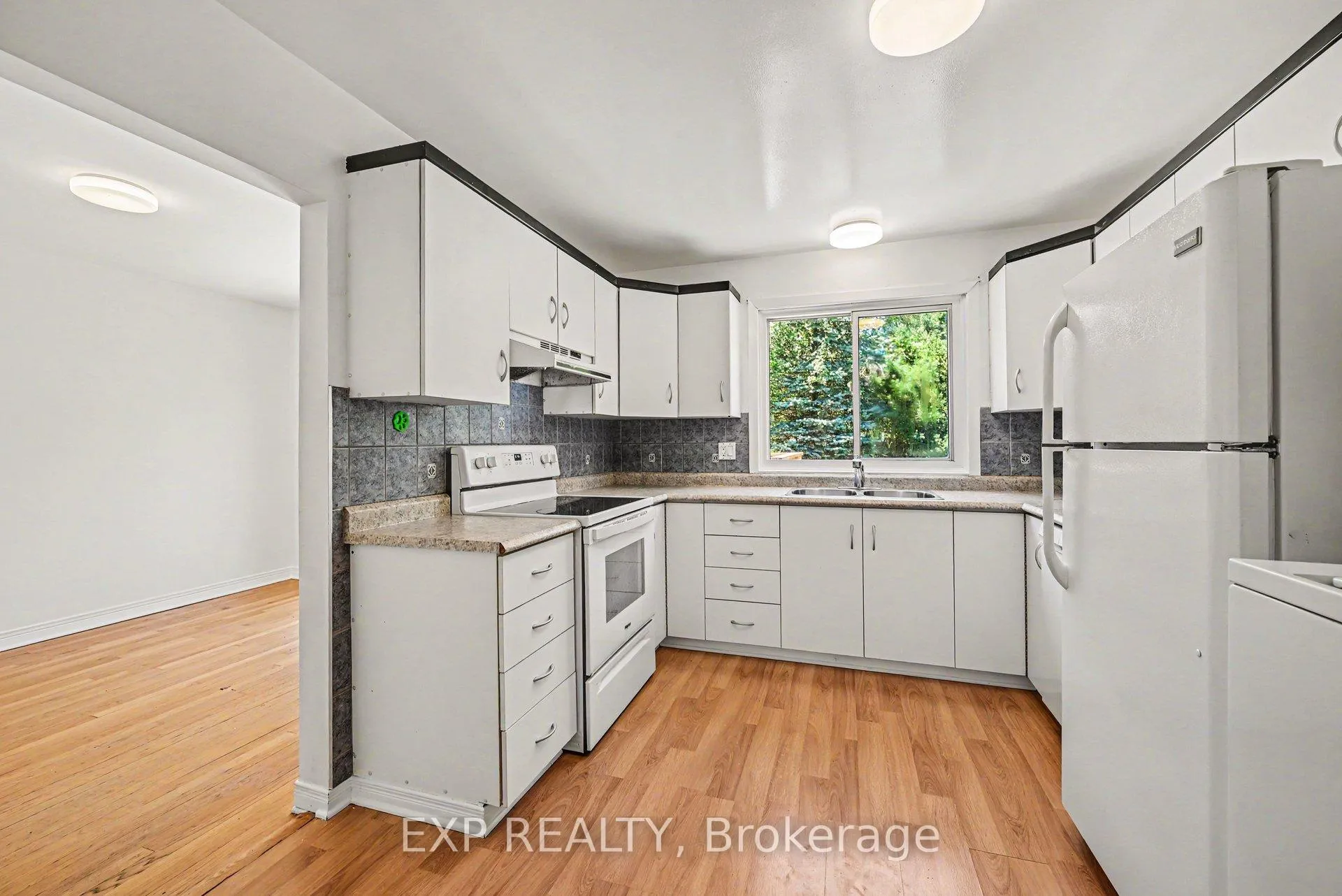 Photo 10 of 1214 Clyde Avenue, Ottawa, Copeland Park — HOMEH