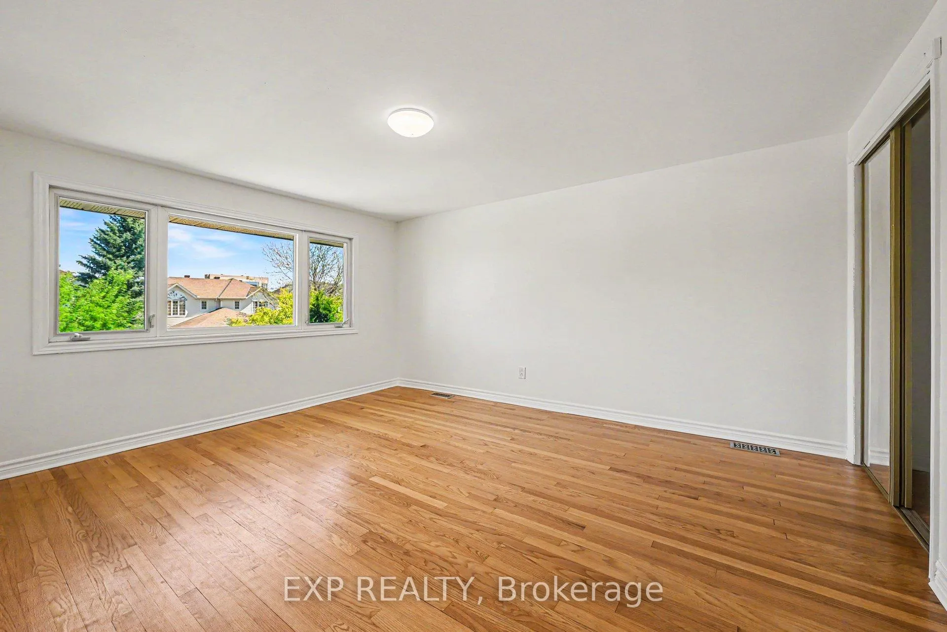 Photo 12 of 1214 Clyde Avenue, Ottawa, Copeland Park — HOMEH