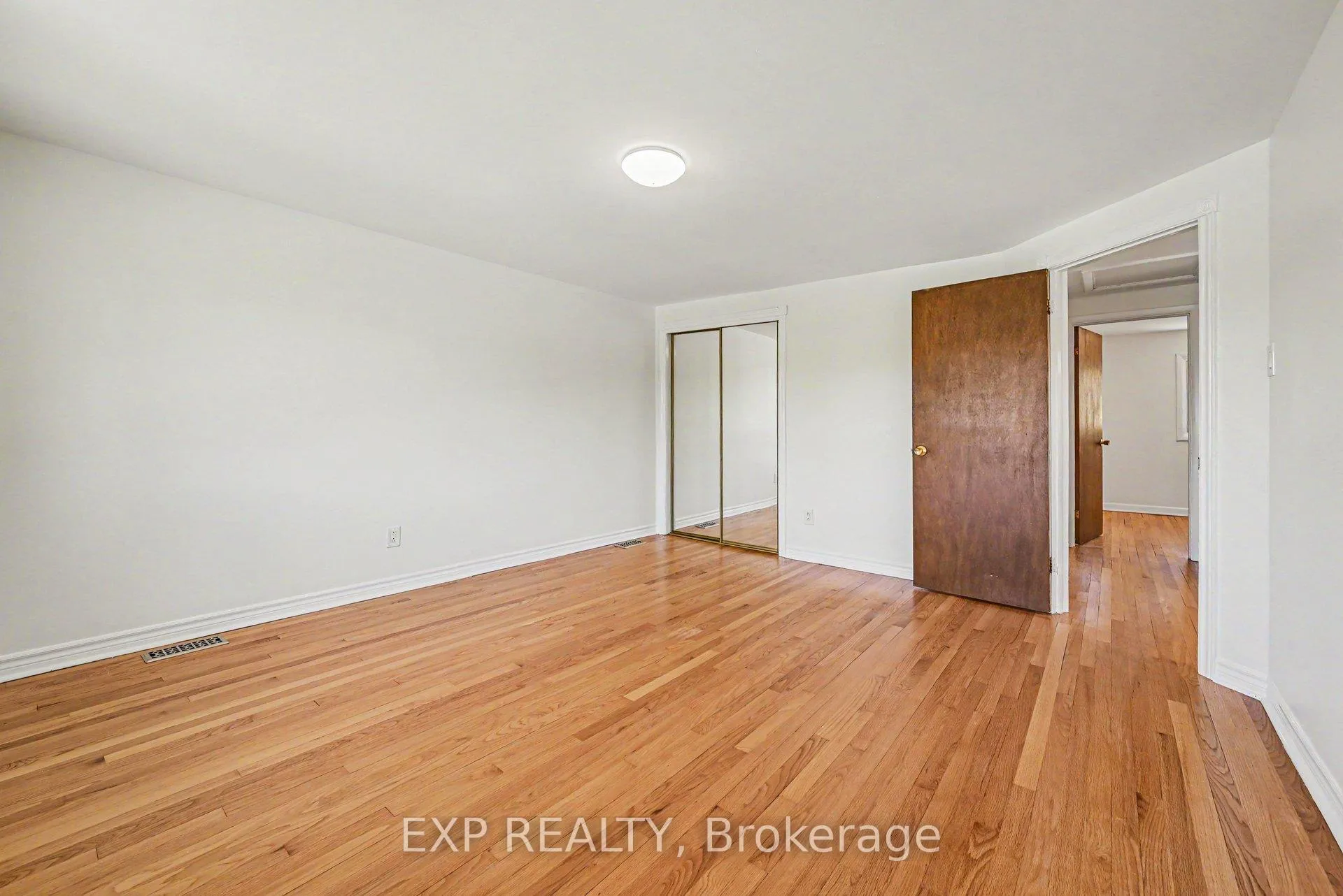 Photo 14 of 1214 Clyde Avenue, Ottawa, Copeland Park — HOMEH