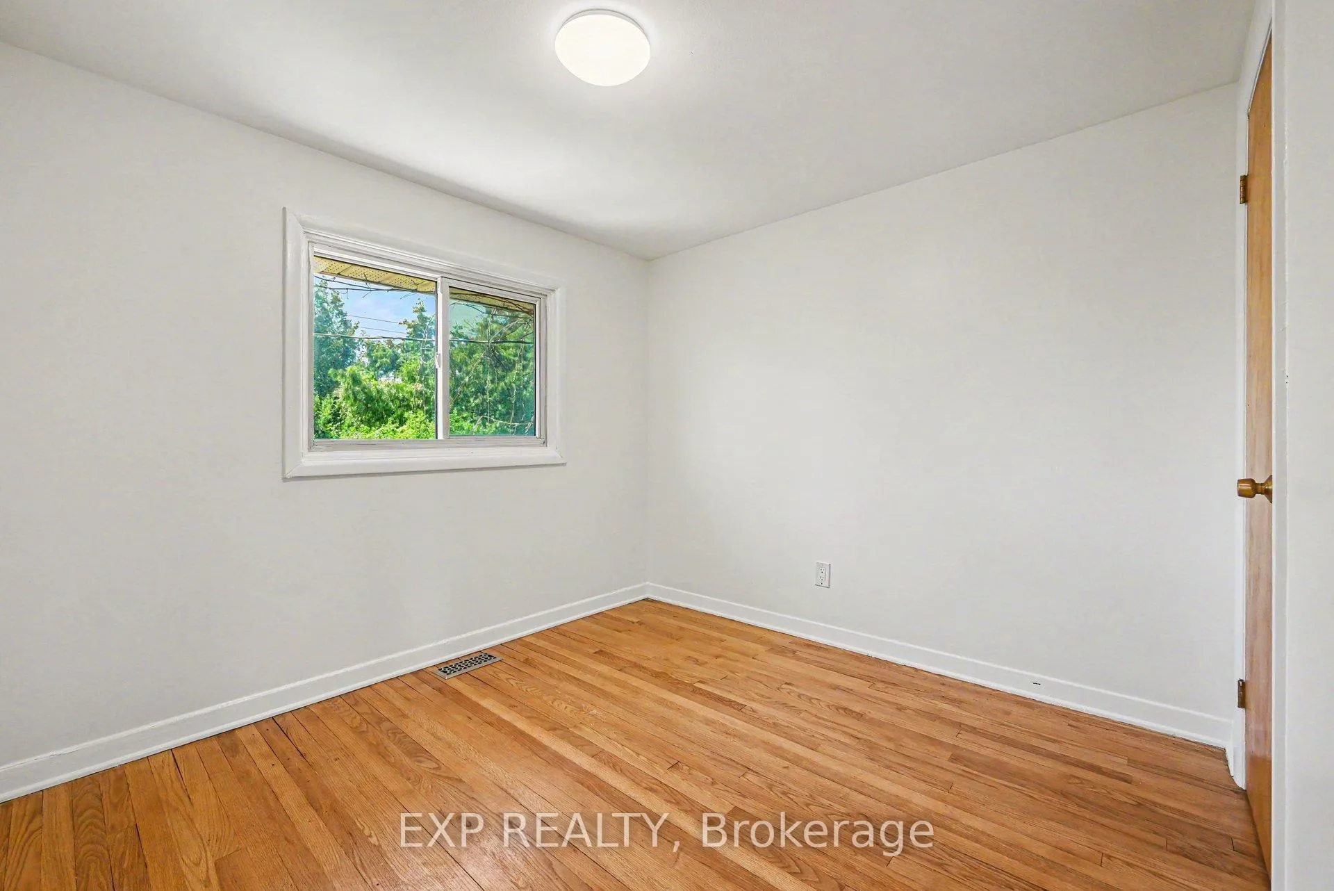 Photo 17 of 1214 Clyde Avenue, Ottawa, Copeland Park — HOMEH