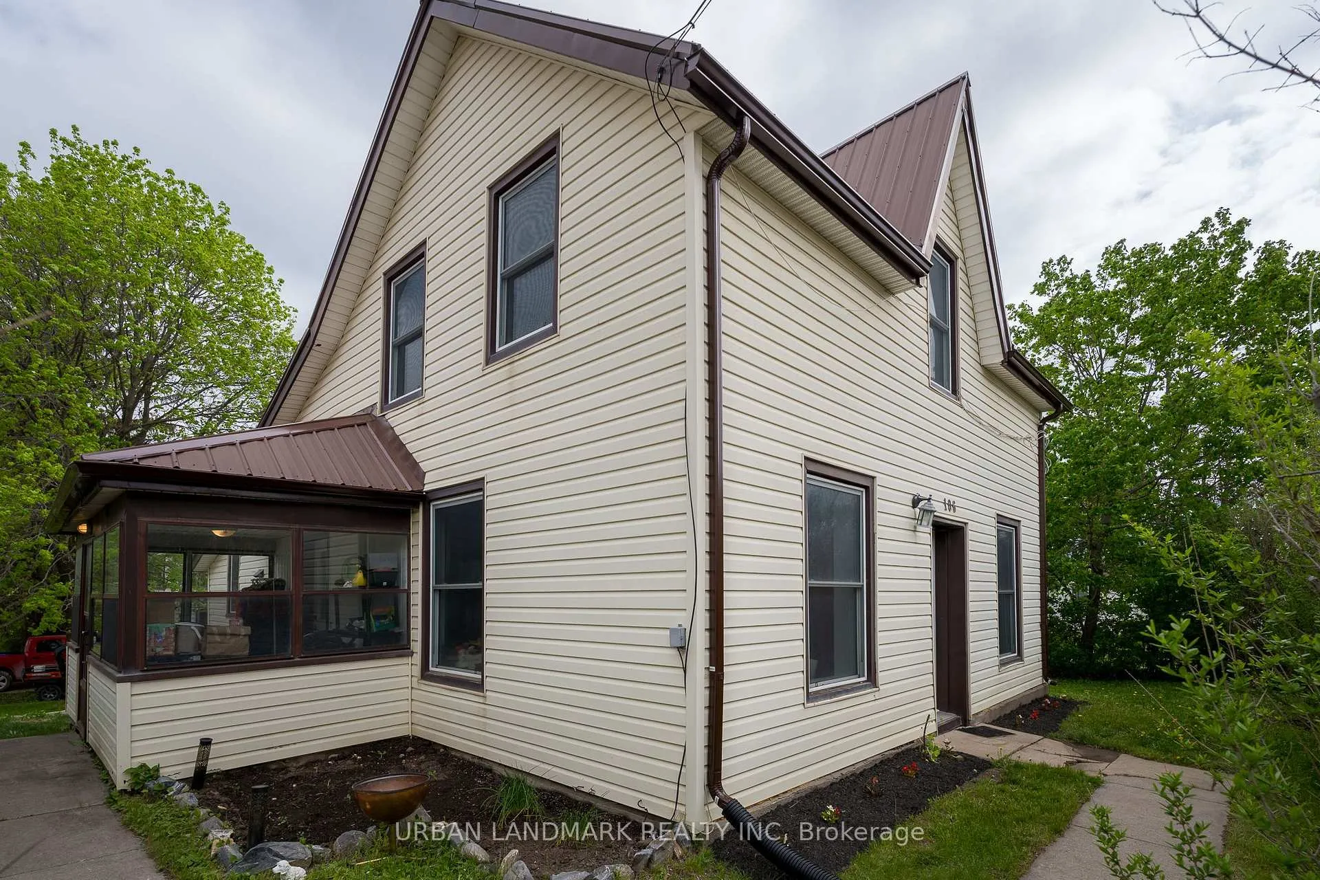 Photo 2 of 106 St Lawrence Street E, Centre Hastings — HOMEH