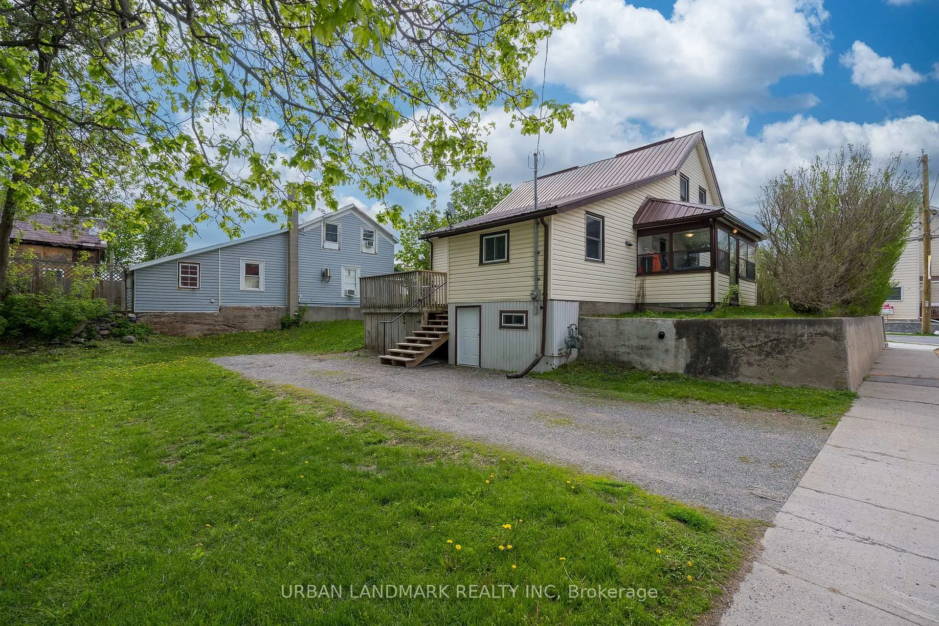Photo 3 of 106 St Lawrence Street E, Centre Hastings — HOMEH