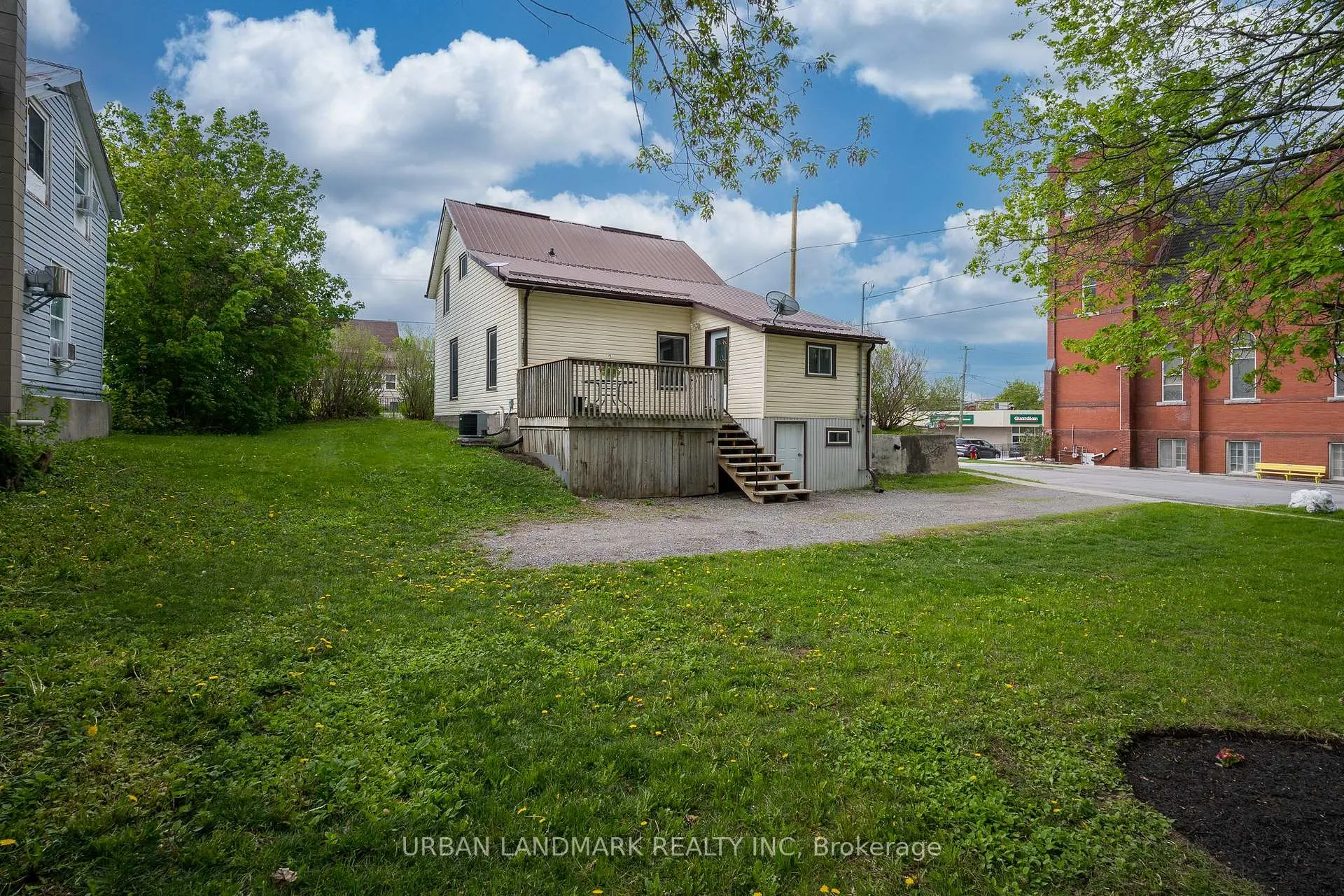 Photo 5 of 106 St Lawrence Street E, Centre Hastings — HOMEH
