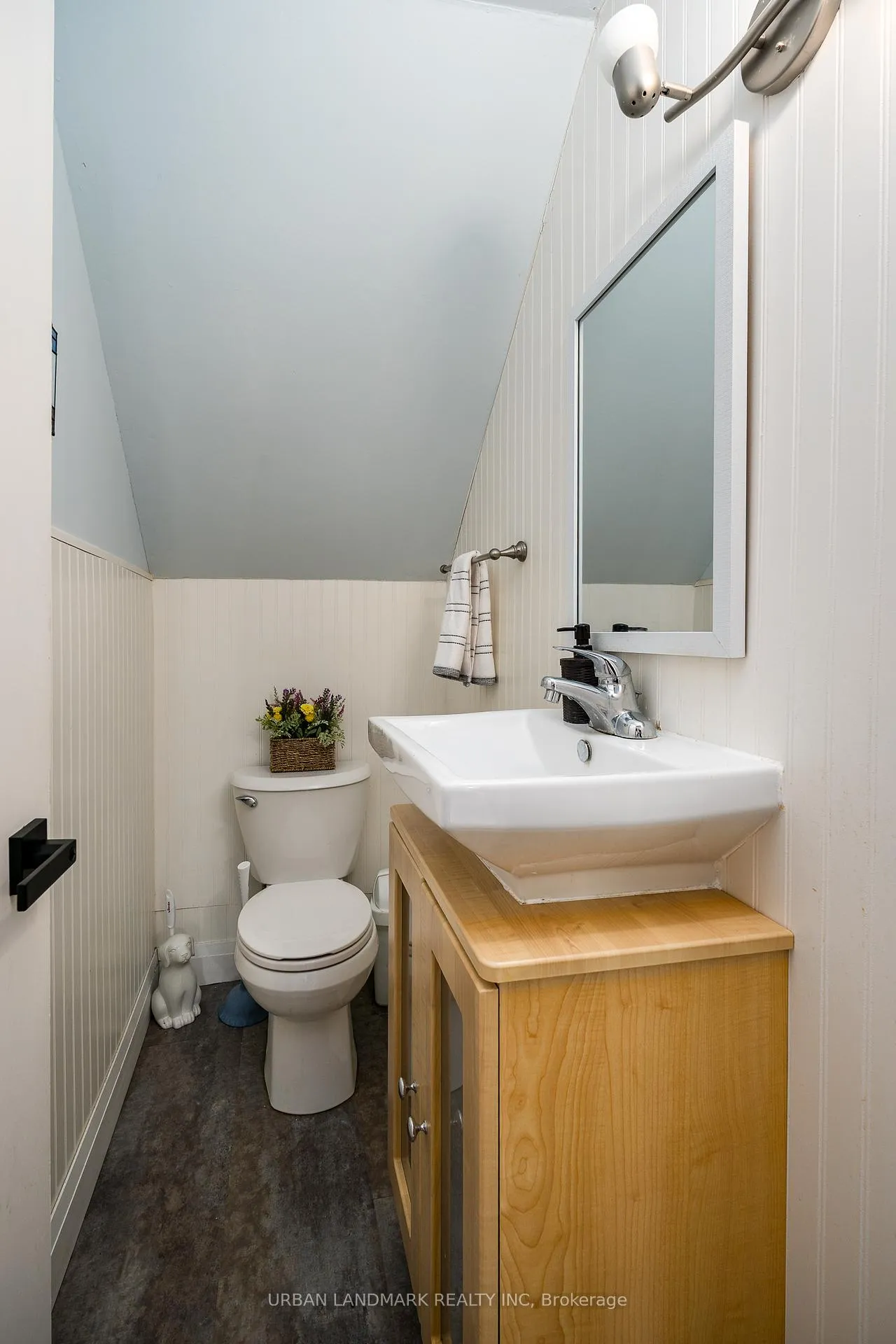 Photo 15 of 106 St Lawrence Street E, Centre Hastings — HOMEH