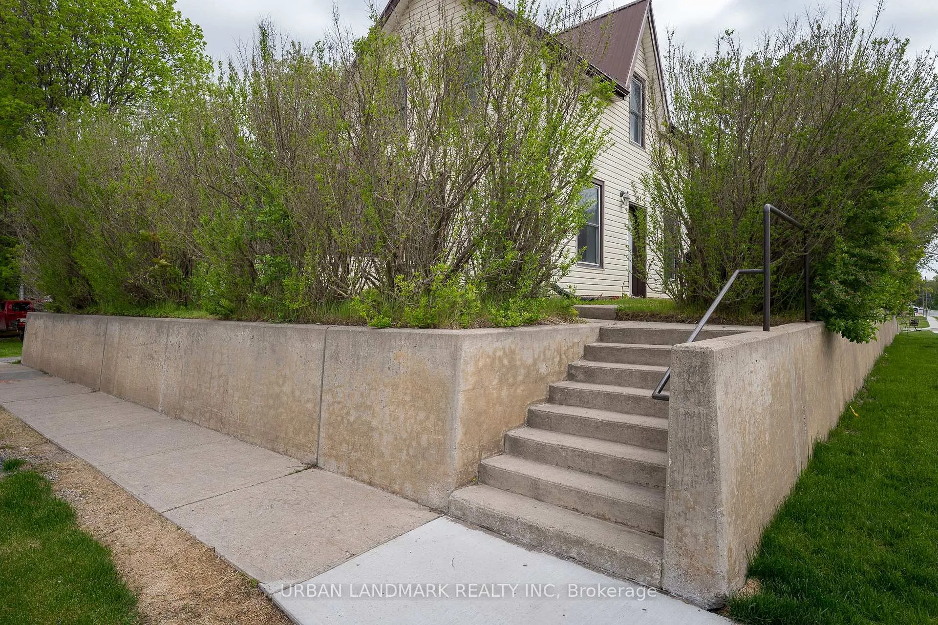 Photo 32 of 106 St Lawrence Street E, Centre Hastings — HOMEH