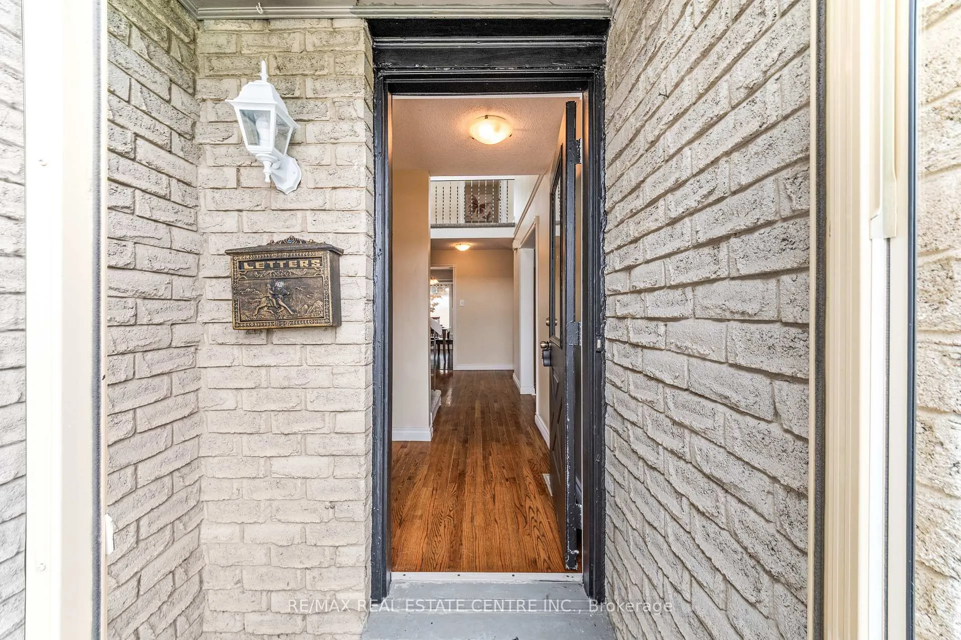 Photo 5 of 98 Mikado Crescent, Brampton, Central Park — HOMEH
