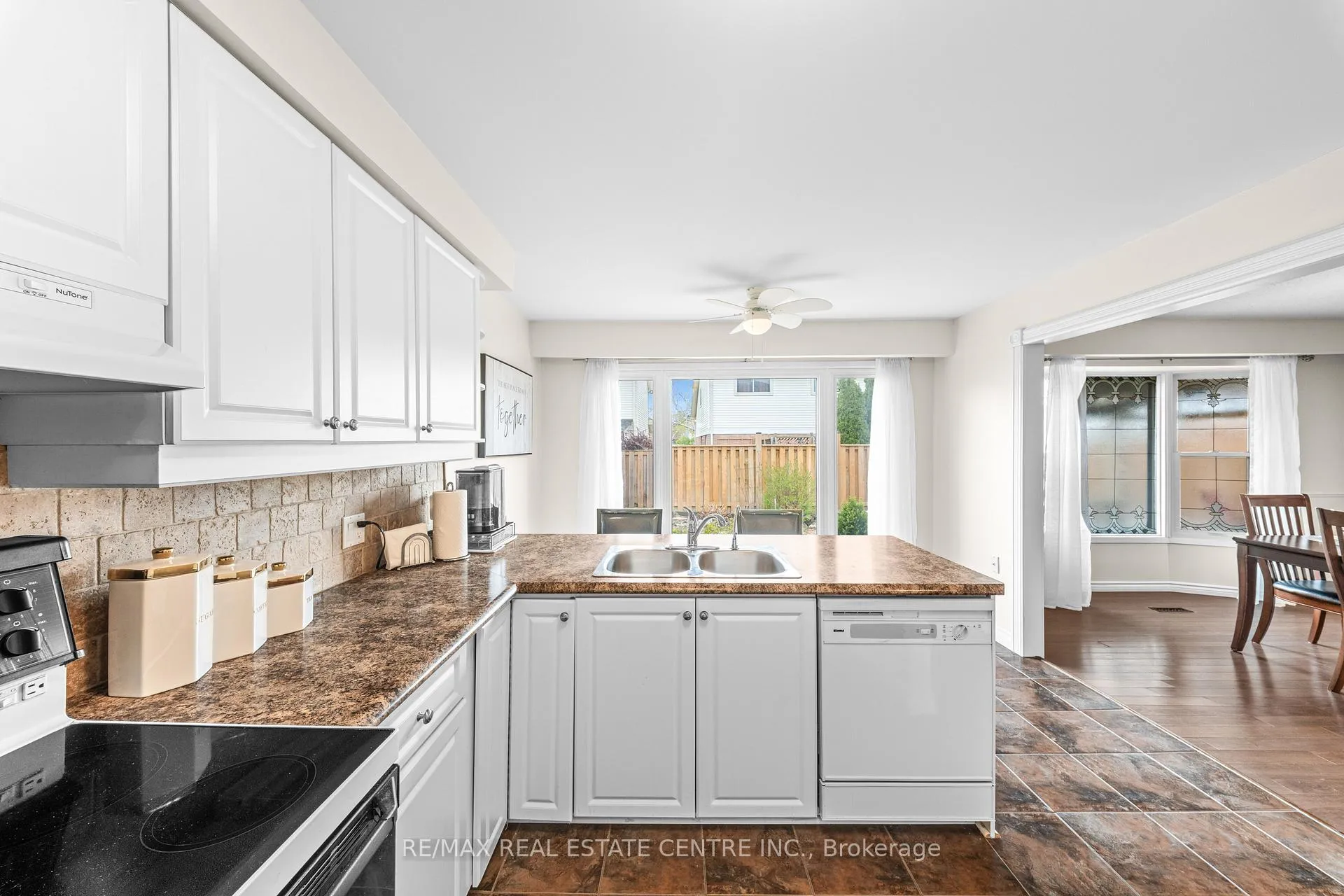 Photo 23 of 98 Mikado Crescent, Brampton, Central Park — HOMEH