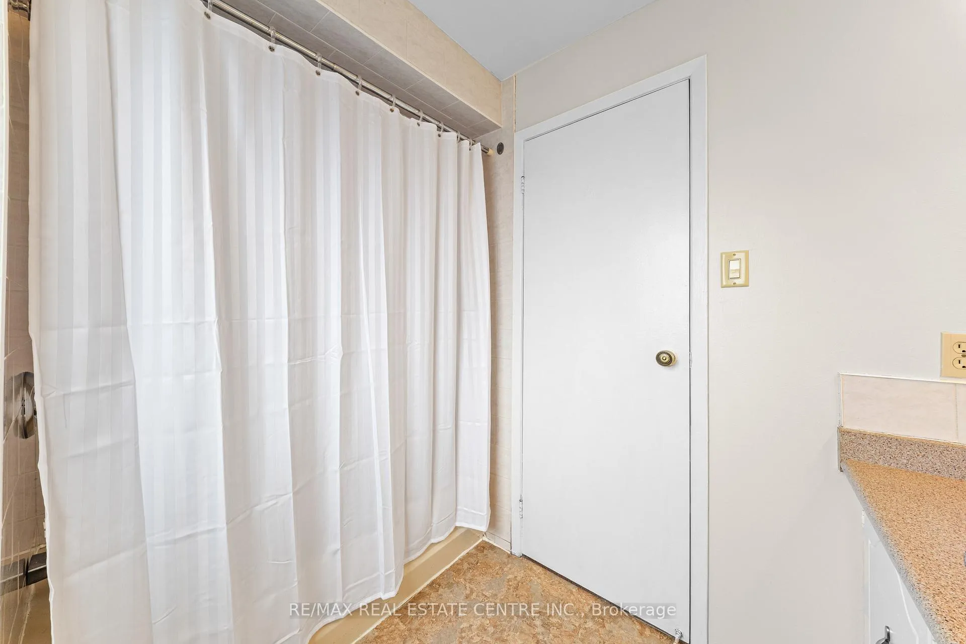 Photo 36 of 98 Mikado Crescent, Brampton, Central Park — HOMEH
