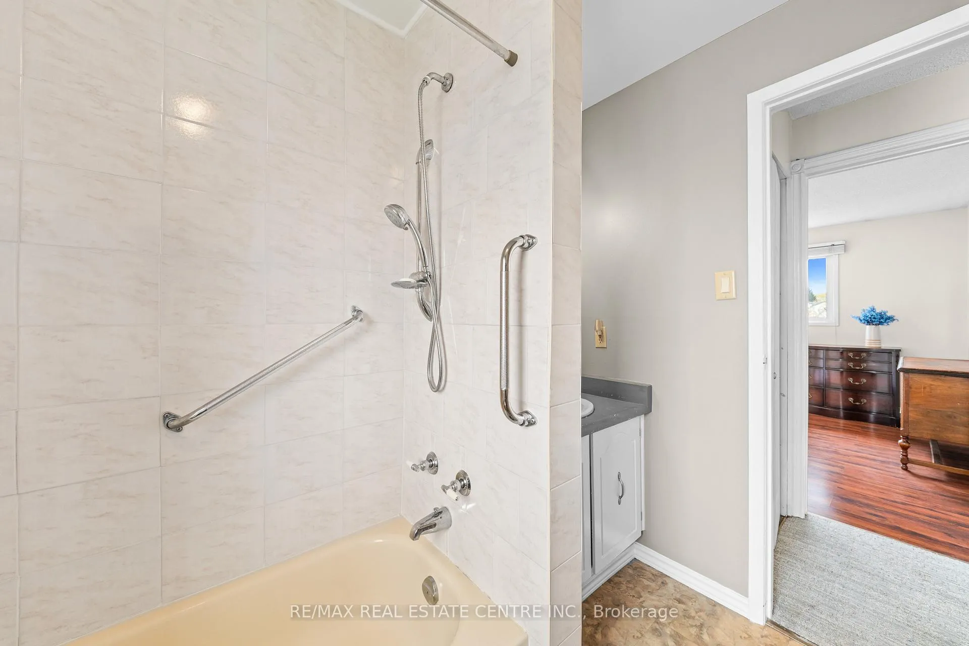 Photo 42 of 98 Mikado Crescent, Brampton, Central Park — HOMEH