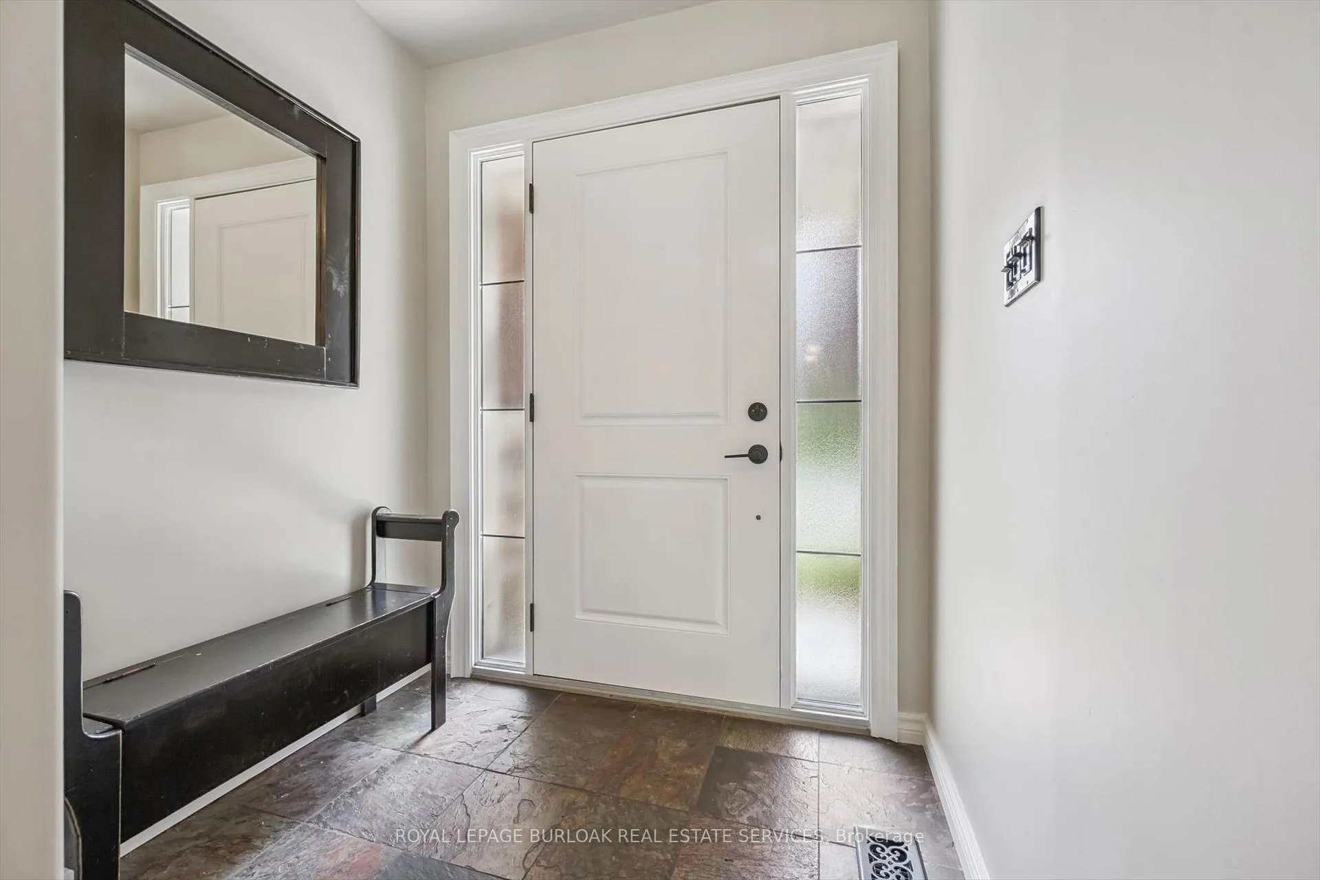 Photo 6 of 291 Strathcona Drive, Burlington, Shoreacres — HOMEH