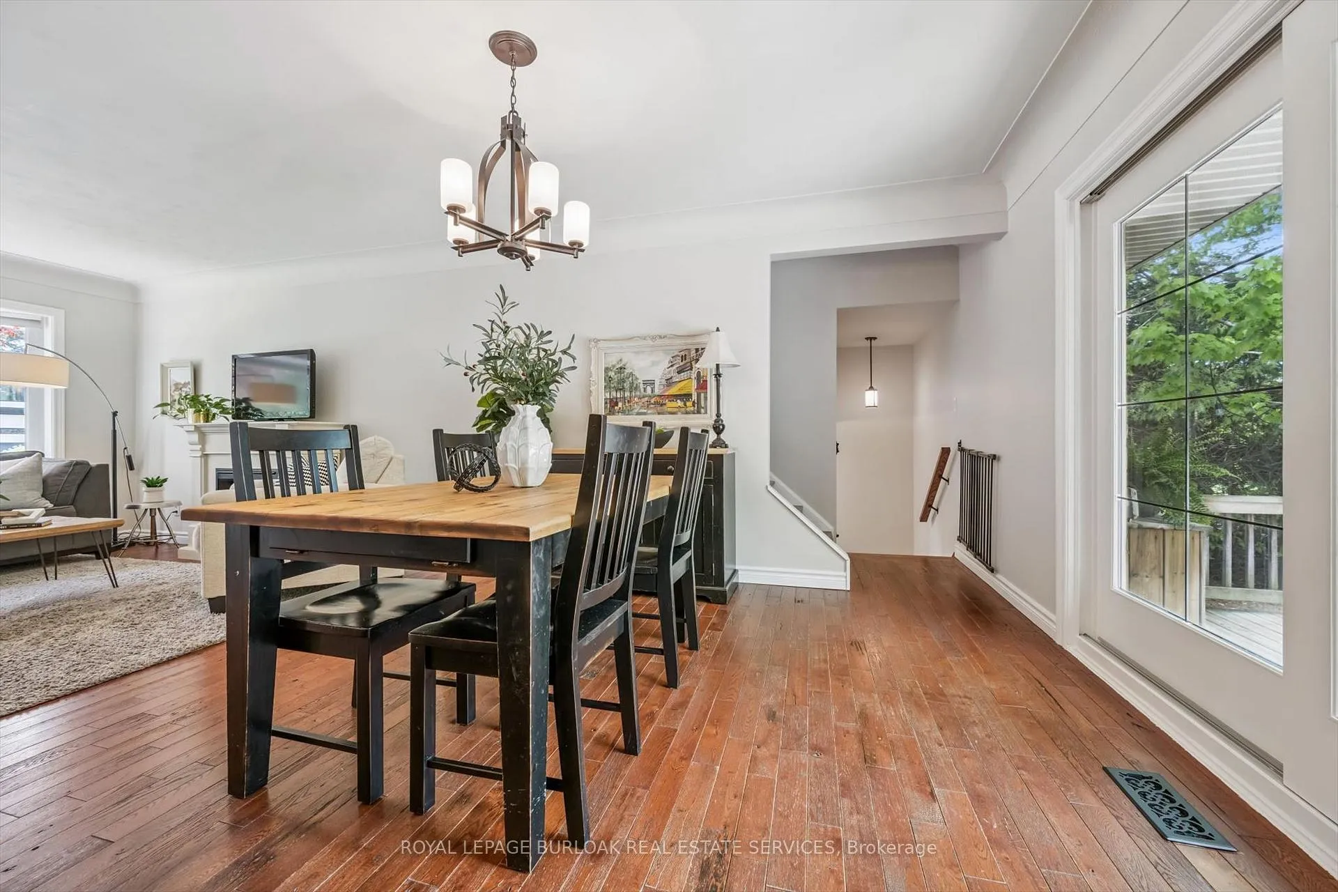 Photo 11 of 291 Strathcona Drive, Burlington, Shoreacres — HOMEH