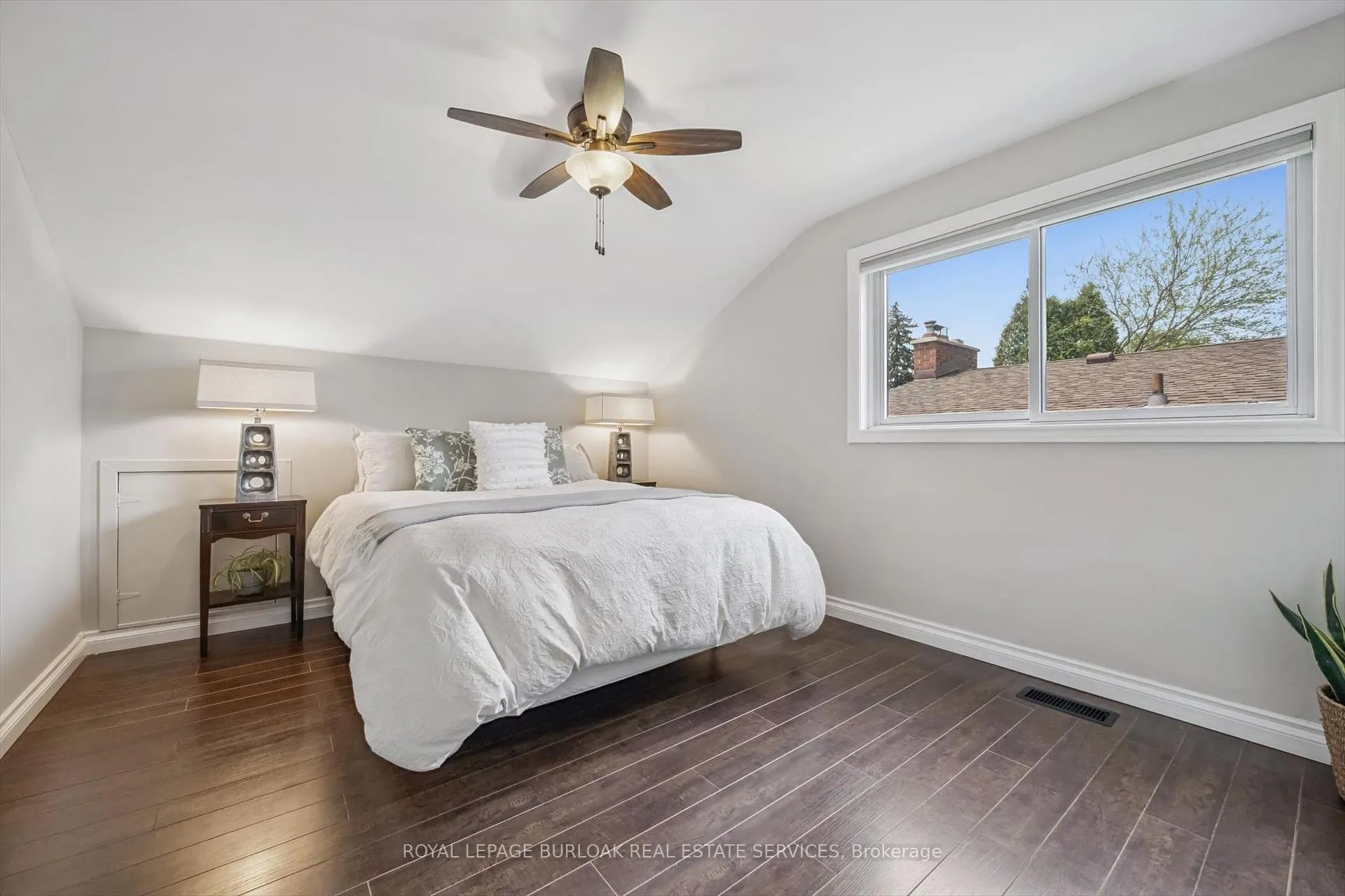 Photo 17 of 291 Strathcona Drive, Burlington, Shoreacres — HOMEH