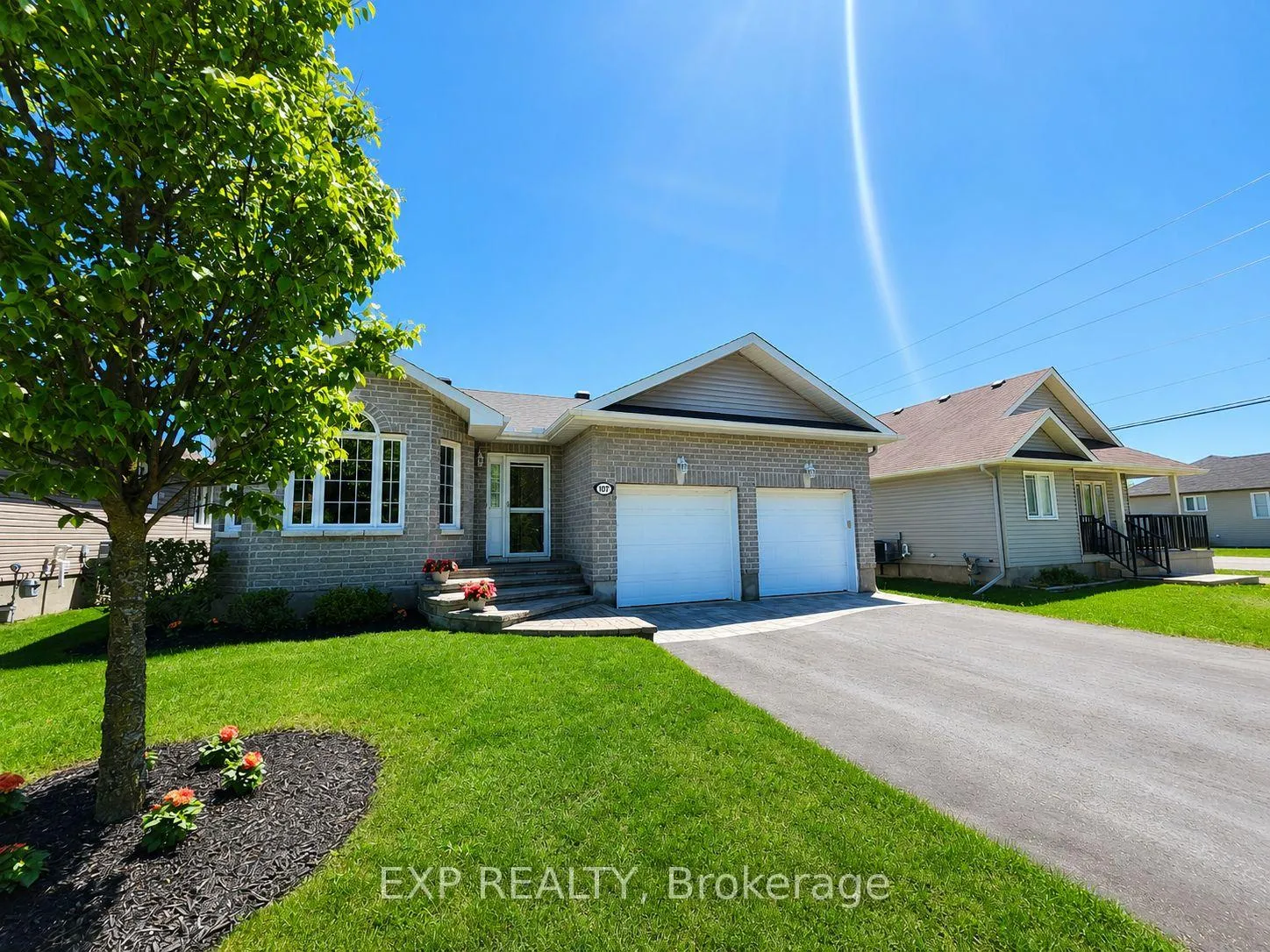 Photo 1 of 107 Ferrara Drive, Smiths Falls — HOMEH