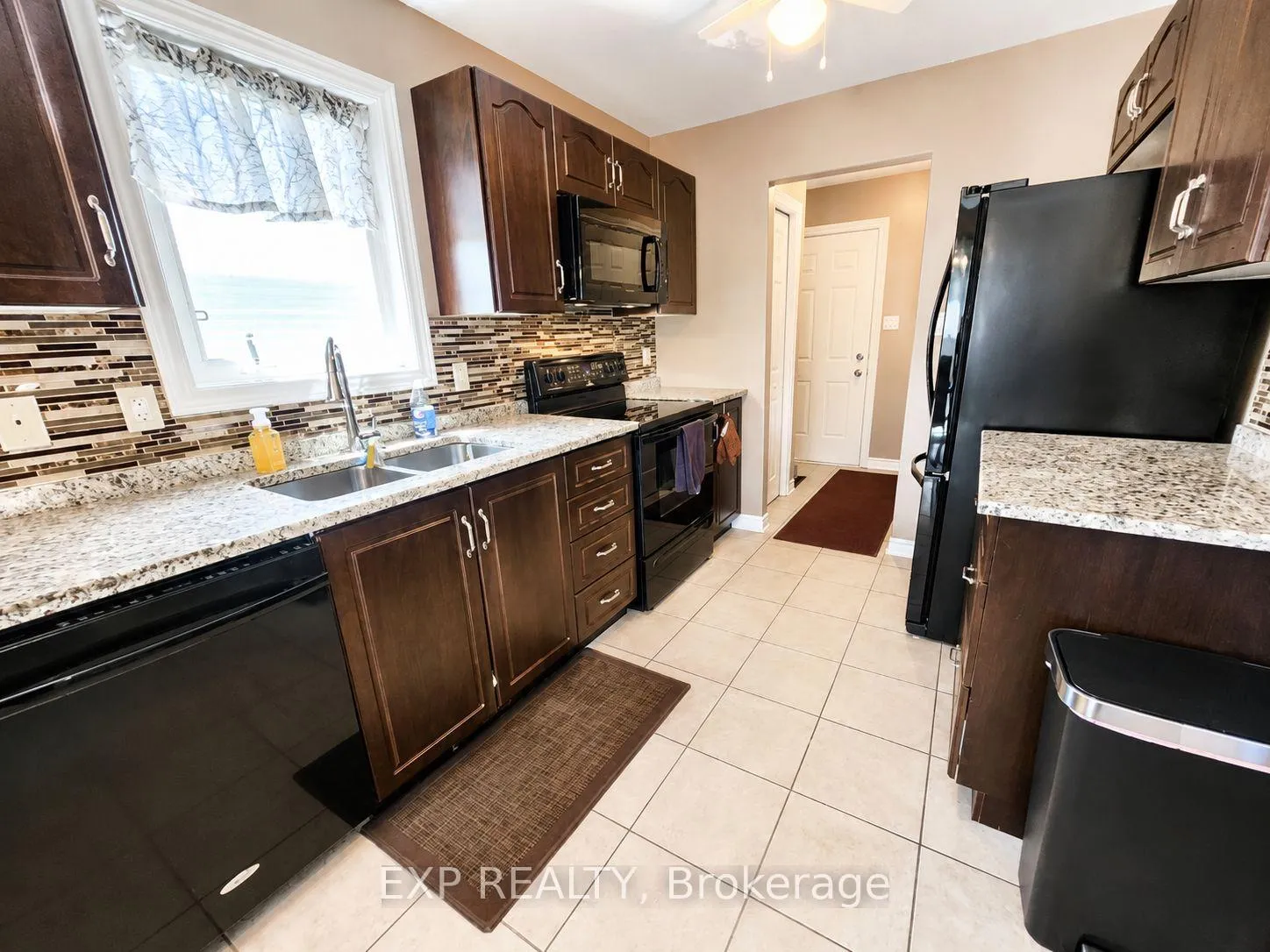 Photo 7 of 107 Ferrara Drive, Smiths Falls — HOMEH