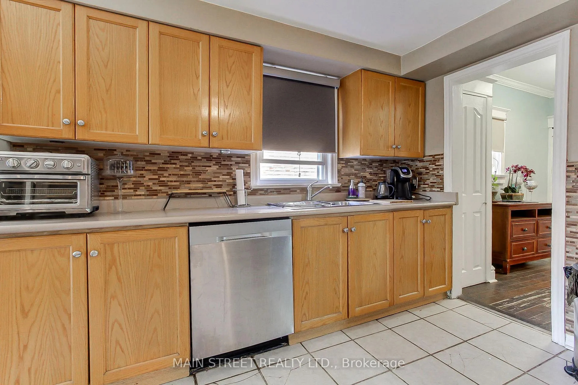 Photo 14 of 19 Macdonald Street, Etobicoke, Mimico — HOMEH