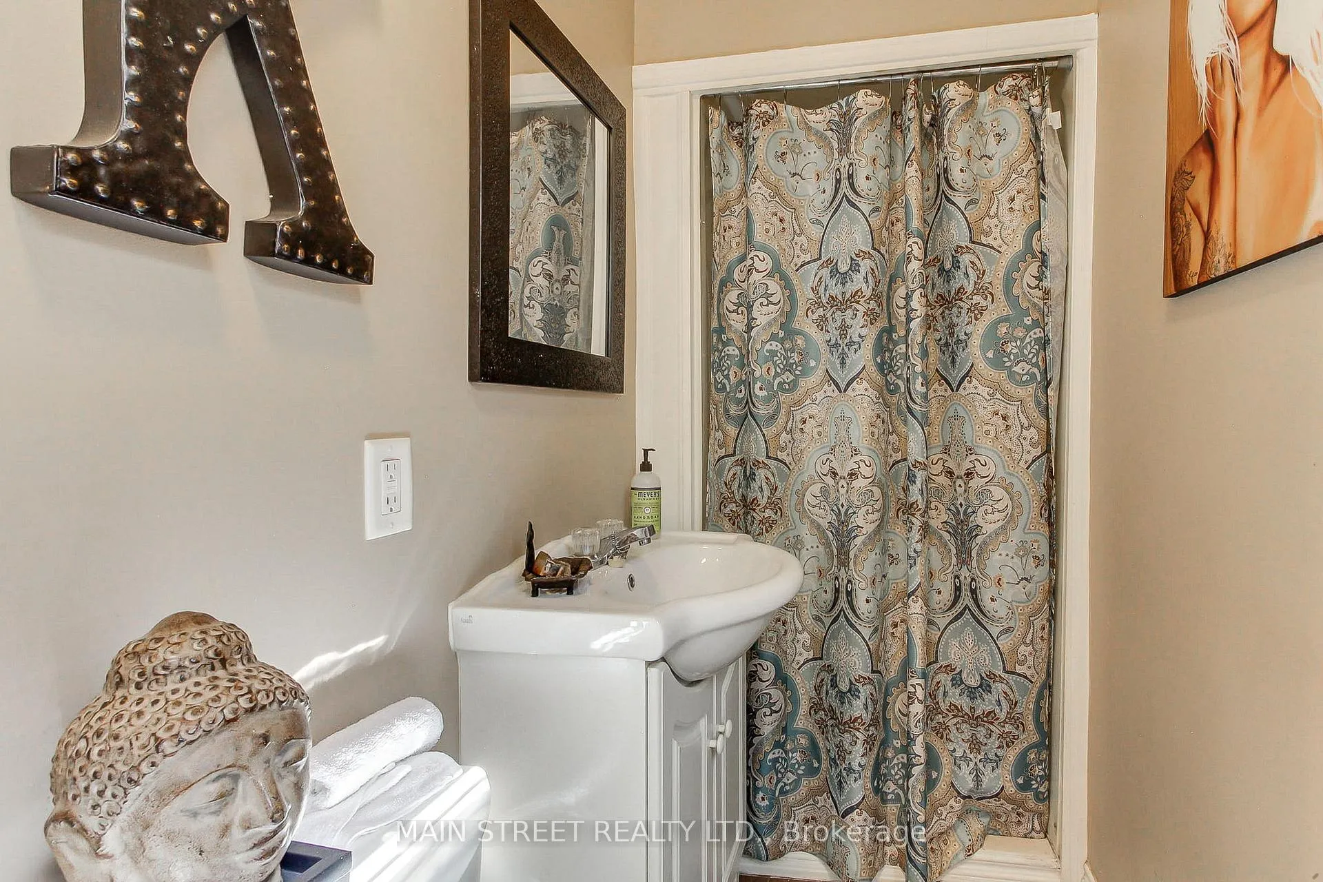 Photo 18 of 19 Macdonald Street, Etobicoke, Mimico — HOMEH