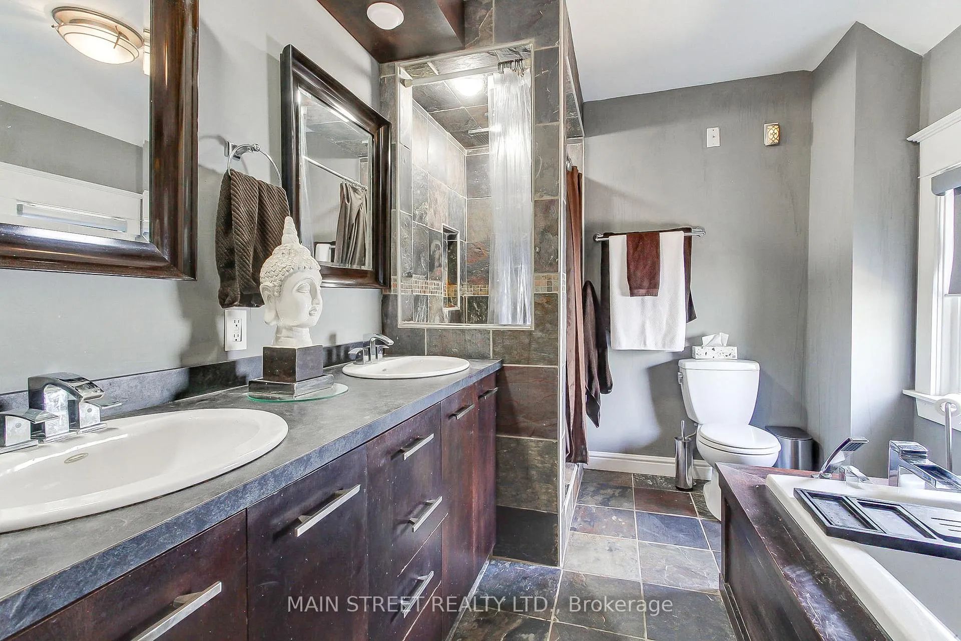 Photo 23 of 19 Macdonald Street, Etobicoke, Mimico — HOMEH